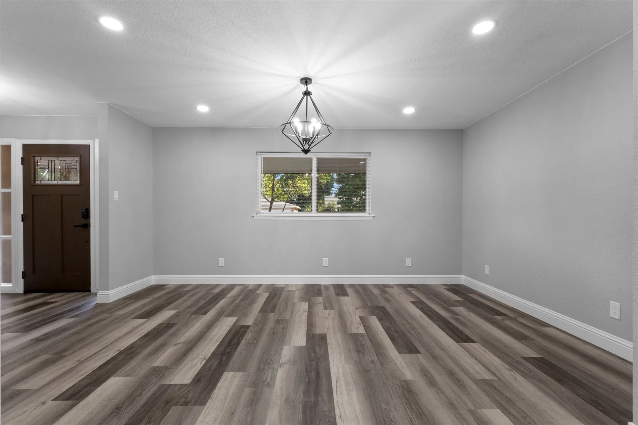 Single Family Residence For Sale in Dallas County , 1917 Provincetown Lane, Richardson, Texas 75080, 5 Bedroom, 3 Bathroom, Garage spaces, 2,526 Sqft, built in 1962, mls#21374210, Real Estate Agent in Richardson, Homes For Sale in Dallas county, Homes For Sale in Richardson, Realtor in Richardson Texas, Real Estate Brokerage Independent Realty Texas, Luminita Cordes Realtor