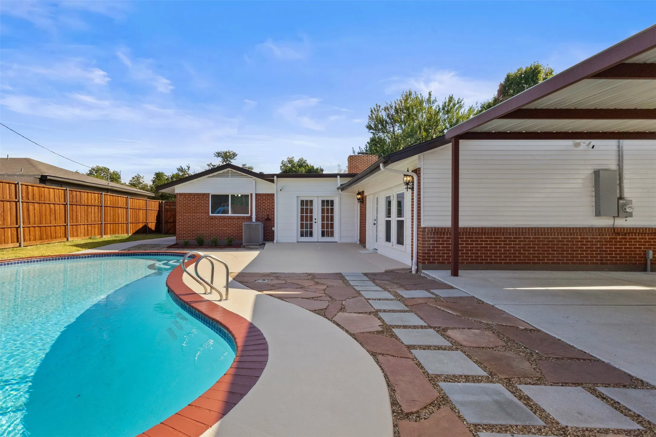 Single Family Residence For Sale in Dallas County , 1917 Provincetown Lane, Richardson, Texas 75080, 5 Bedroom, 3 Bathroom, Garage spaces, 2,526 Sqft, built in 1962, mls#21374210, Real Estate Agent in Richardson, Homes For Sale in Dallas county, Homes For Sale in Richardson, Realtor in Richardson Texas, Real Estate Brokerage Independent Realty Texas, Luminita Cordes Realtor