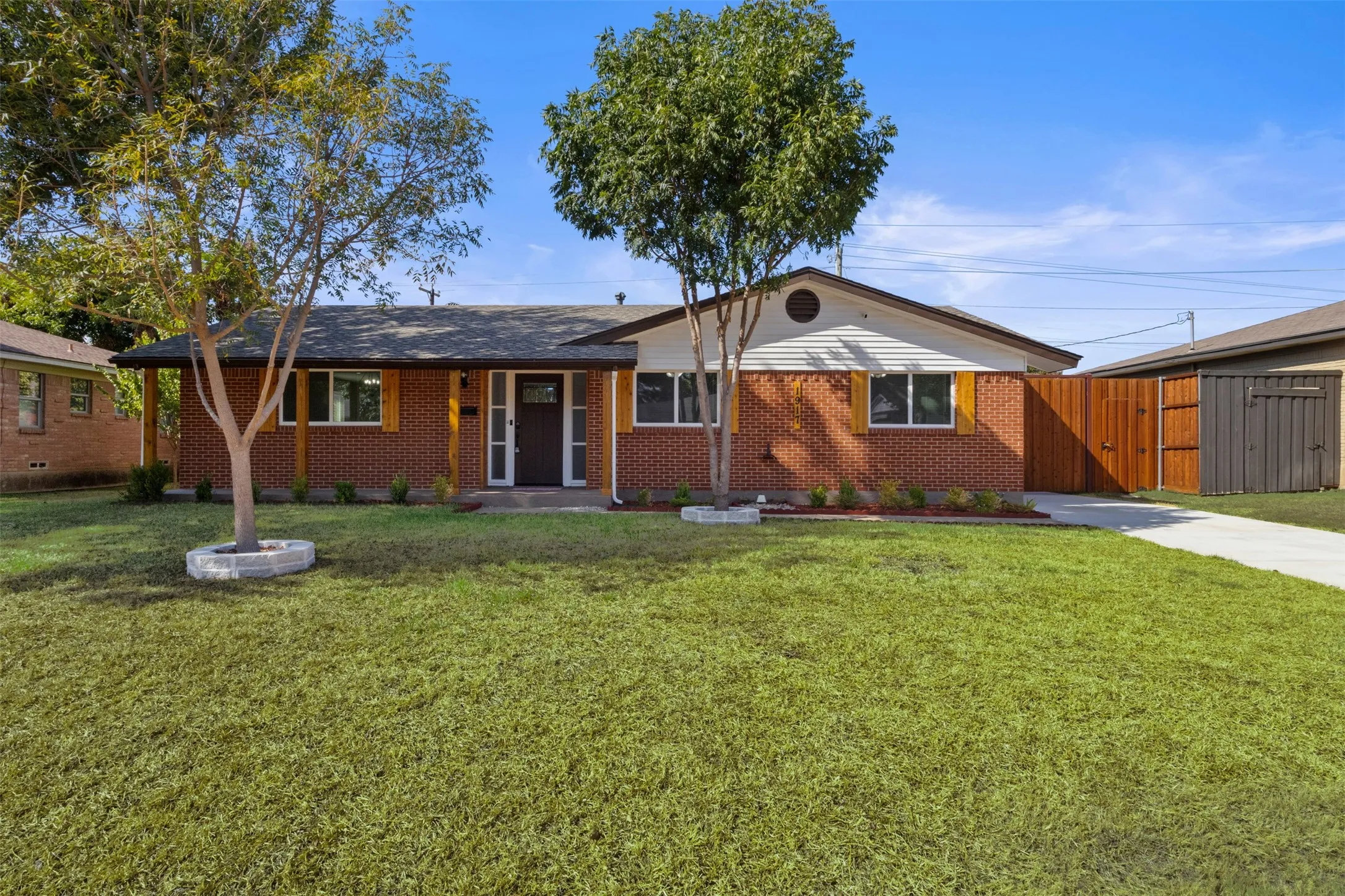 Single Family Residence For Sale in Dallas County , 1917 Provincetown Lane, Richardson, Texas 75080, 5 Bedroom, 3 Bathroom, Garage spaces, 2,526 Sqft, built in 1962, mls#21374210, Real Estate Agent in Richardson, Homes For Sale in Dallas county, Homes For Sale in Richardson, Realtor in Richardson Texas, Real Estate Brokerage Independent Realty Texas, Luminita Cordes Realtor