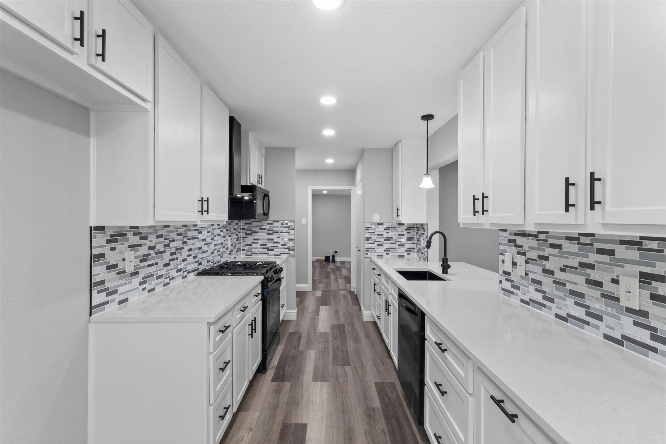 Single Family Residence For Sale in Dallas County , 1917 Provincetown Lane, Richardson, Texas 75080, 5 Bedroom, 3 Bathroom, Garage spaces, 2,526 Sqft, built in 1962, mls#21374210, Real Estate Agent in Richardson, Homes For Sale in Dallas county, Homes For Sale in Richardson, Realtor in Richardson Texas, Real Estate Brokerage Independent Realty Texas, Luminita Cordes Realtor