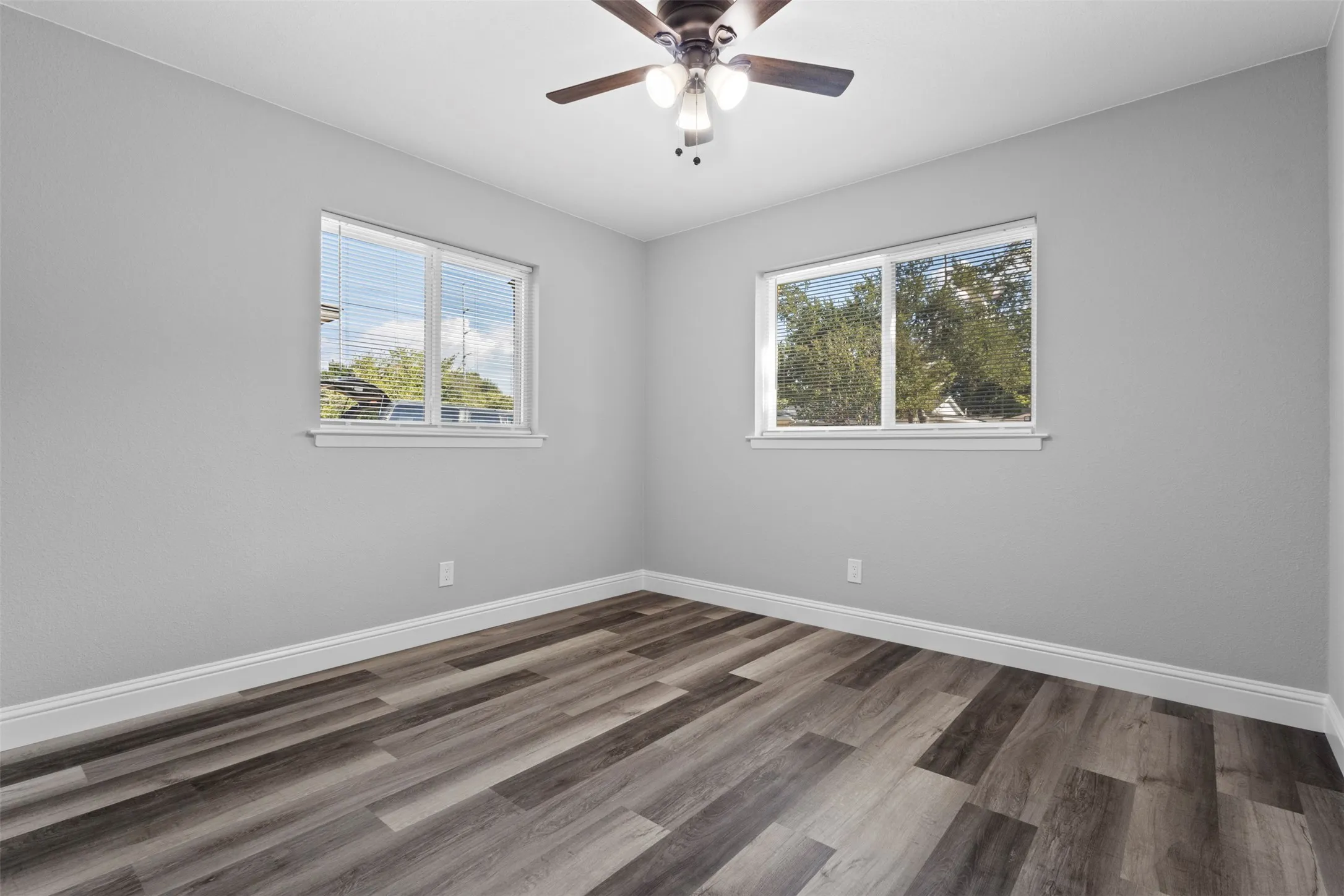Single Family Residence For Sale in Dallas County , 1917 Provincetown Lane, Richardson, Texas 75080, 5 Bedroom, 3 Bathroom, Garage spaces, 2,526 Sqft, built in 1962, mls#21374210, Real Estate Agent in Richardson, Homes For Sale in Dallas county, Homes For Sale in Richardson, Realtor in Richardson Texas, Real Estate Brokerage Independent Realty Texas, Luminita Cordes Realtor