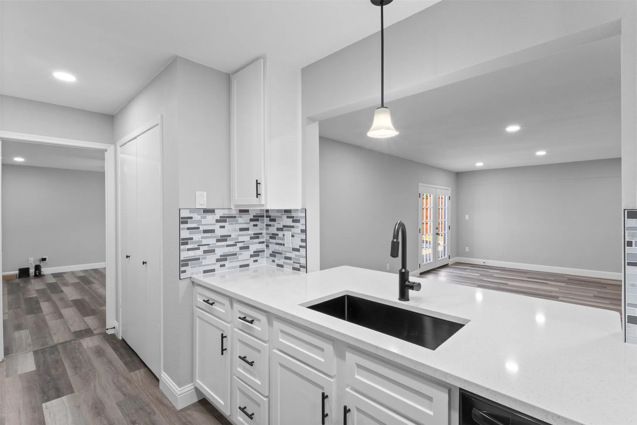 Single Family Residence For Sale in Dallas County , 1917 Provincetown Lane, Richardson, Texas 75080, 5 Bedroom, 3 Bathroom, Garage spaces, 2,526 Sqft, built in 1962, mls#21374210, Real Estate Agent in Richardson, Homes For Sale in Dallas county, Homes For Sale in Richardson, Realtor in Richardson Texas, Real Estate Brokerage Independent Realty Texas, Luminita Cordes Realtor
