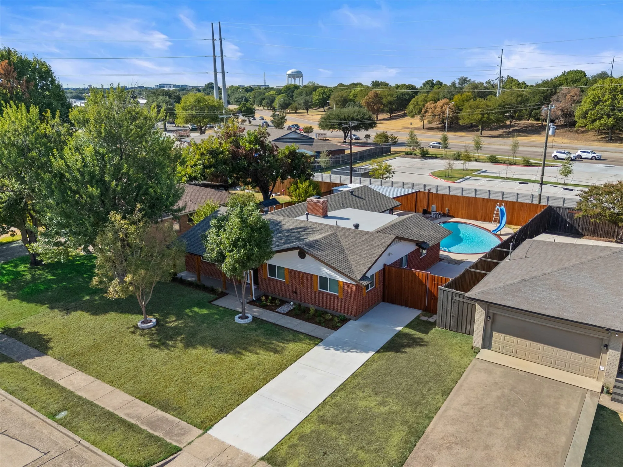 Single Family Residence For Sale in Dallas County , 1917 Provincetown Lane, Richardson, Texas 75080, 5 Bedroom, 3 Bathroom, Garage spaces, 2,526 Sqft, built in 1962, mls#21374210, Real Estate Agent in Richardson, Homes For Sale in Dallas county, Homes For Sale in Richardson, Realtor in Richardson Texas, Real Estate Brokerage Independent Realty Texas, Luminita Cordes Realtor