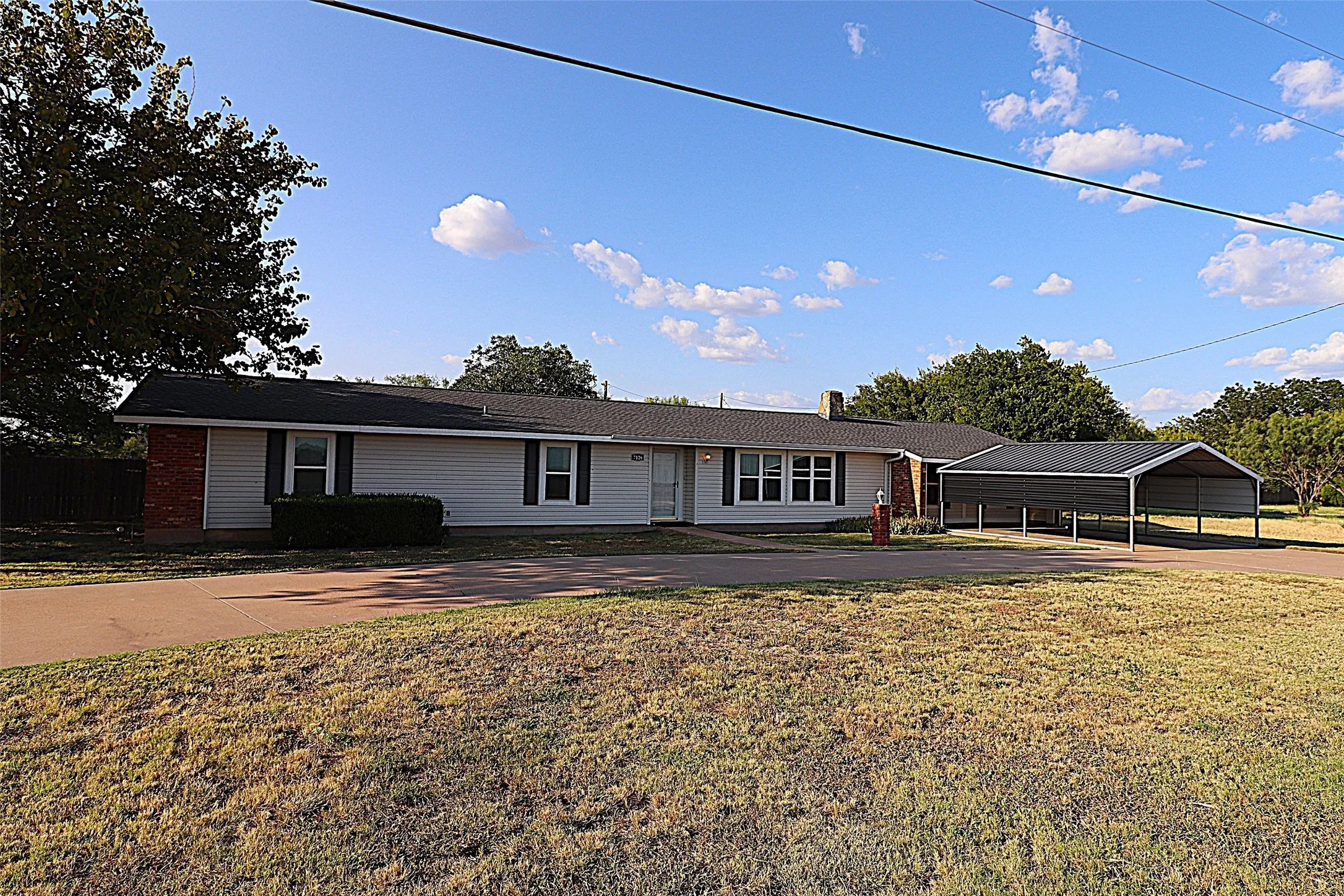 Single Family Residence For Sale in Jones County , 7126 FM 142, Stamford, Texas 79553, 4 Bedroom, 3 Bathroom, Garage spaces, 2,466 Sqft, built in 1969, mls#21383688, Real Estate Agent in Stamford, Homes For Sale in Jones county, Homes For Sale in Stamford, Realtor in Stamford Texas, Real Estate Brokerage Independent Realty Texas, Luminita Cordes Realtor