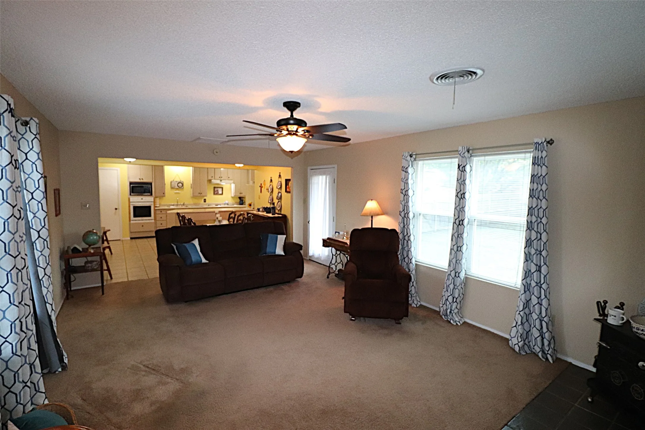 Single Family Residence For Sale in Jones County , 7126 FM 142, Stamford, Texas 79553, 4 Bedroom, 3 Bathroom, Garage spaces, 2,466 Sqft, built in 1969, mls#21383688, Real Estate Agent in Stamford, Homes For Sale in Jones county, Homes For Sale in Stamford, Realtor in Stamford Texas, Real Estate Brokerage Independent Realty Texas, Luminita Cordes Realtor