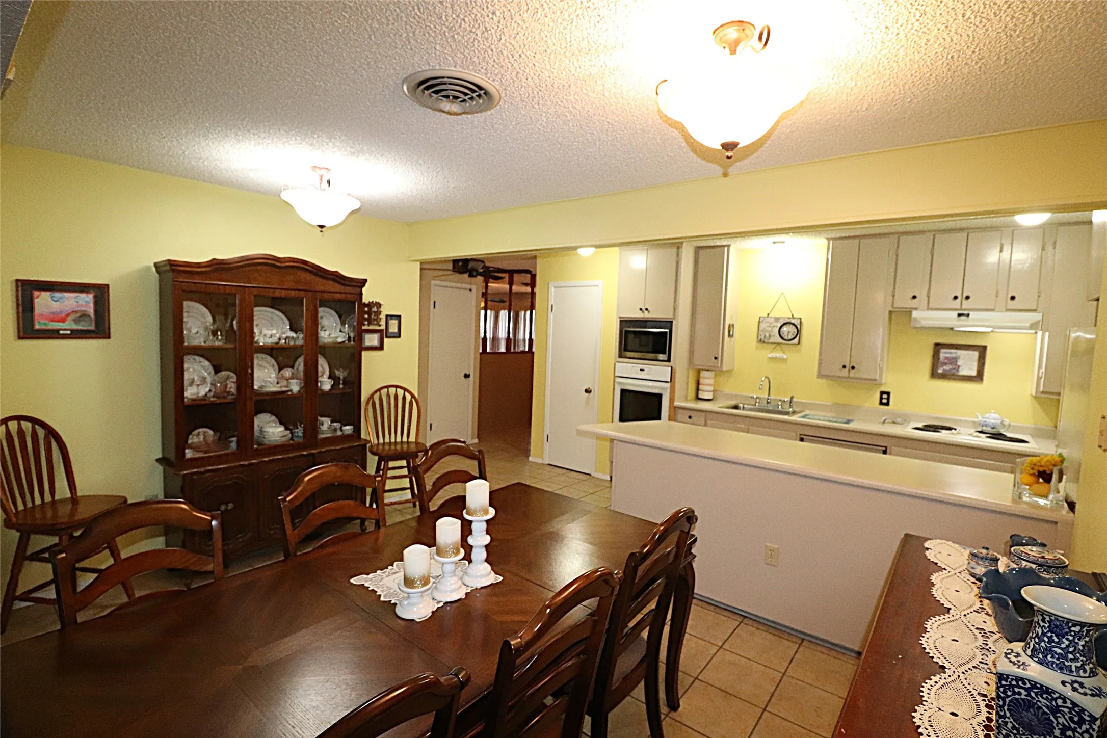 Single Family Residence For Sale in Jones County , 7126 FM 142, Stamford, Texas 79553, 4 Bedroom, 3 Bathroom, Garage spaces, 2,466 Sqft, built in 1969, mls#21383688, Real Estate Agent in Stamford, Homes For Sale in Jones county, Homes For Sale in Stamford, Realtor in Stamford Texas, Real Estate Brokerage Independent Realty Texas, Luminita Cordes Realtor