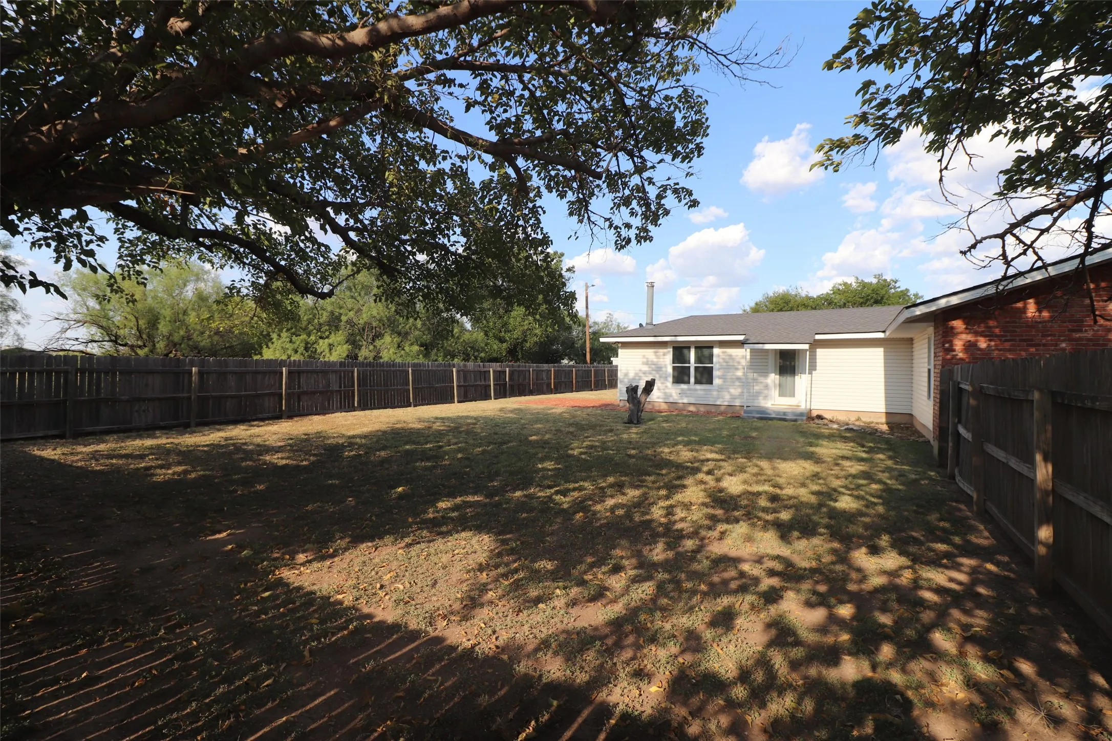 Single Family Residence For Sale in Jones County , 7126 FM 142, Stamford, Texas 79553, 4 Bedroom, 3 Bathroom, Garage spaces, 2,466 Sqft, built in 1969, mls#21383688, Real Estate Agent in Stamford, Homes For Sale in Jones county, Homes For Sale in Stamford, Realtor in Stamford Texas, Real Estate Brokerage Independent Realty Texas, Luminita Cordes Realtor