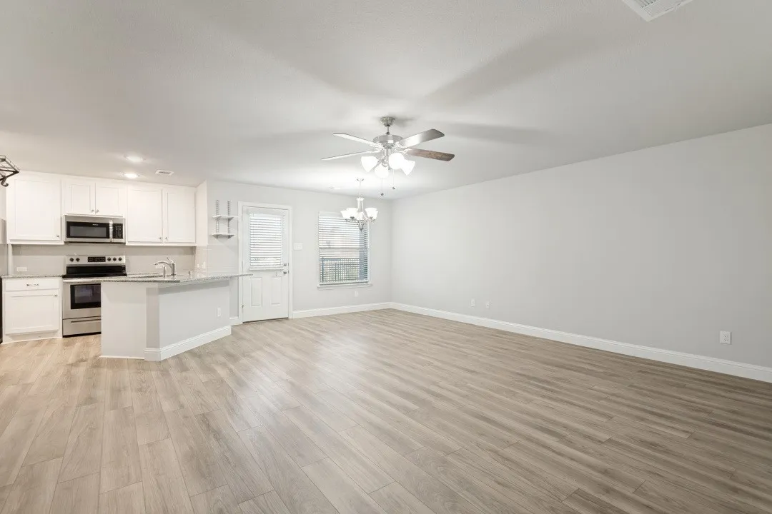 Townhouse For Rent in Hunt County , 6815 Jade Drive, Greenville, Texas 75402, 3 Bedroom, 3 Bathroom, 2 Garage spaces, 1,469 Sqft, built in 2019, mls#21384299, Real Estate Agent in Greenville, Homes For Rent in Hunt county, Homes For Rent in Greenville, Realtor in Greenville Texas, Real Estate Brokerage Independent Realty Texas, Luminita Cordes Realtor