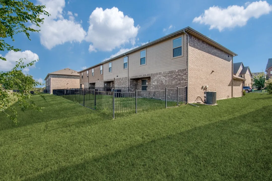 Townhouse For Rent in Hunt County , 6815 Jade Drive, Greenville, Texas 75402, 3 Bedroom, 3 Bathroom, 2 Garage spaces, 1,469 Sqft, built in 2019, mls#21384299, Real Estate Agent in Greenville, Homes For Rent in Hunt county, Homes For Rent in Greenville, Realtor in Greenville Texas, Real Estate Brokerage Independent Realty Texas, Luminita Cordes Realtor