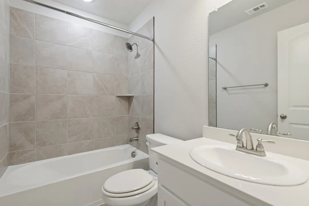 Townhouse For Rent in Hunt County , 6815 Jade Drive, Greenville, Texas 75402, 3 Bedroom, 3 Bathroom, 2 Garage spaces, 1,469 Sqft, built in 2019, mls#21384299, Real Estate Agent in Greenville, Homes For Rent in Hunt county, Homes For Rent in Greenville, Realtor in Greenville Texas, Real Estate Brokerage Independent Realty Texas, Luminita Cordes Realtor