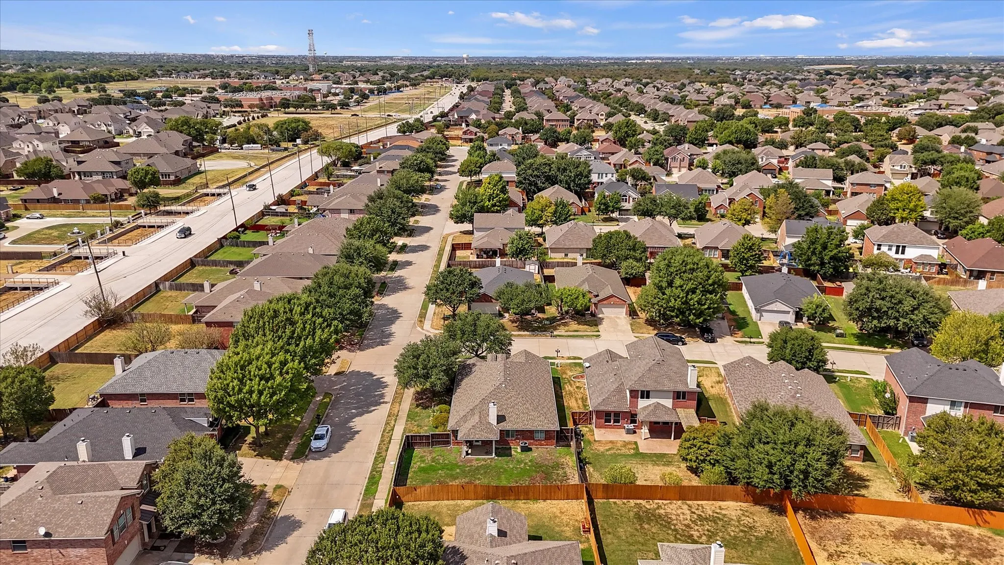 Single Family Residence For Sale in Tarrant County , 3271 Yeltes, Grand Prairie, Texas 75054, 4 Bedroom, 2 Bathroom, 2 Garage spaces, 2,070 Sqft, built in 2005, mls#21384702, Real Estate Agent in Grand Prairie, Homes For Sale in Tarrant county, Homes For Sale in Grand Prairie, Realtor in Grand Prairie Texas, Real Estate Brokerage Independent Realty Texas, Luminita Cordes Realtor