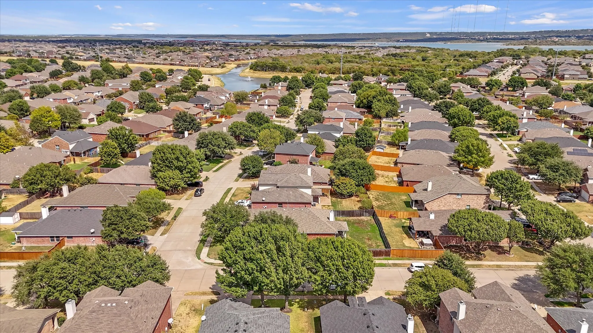 Single Family Residence For Sale in Tarrant County , 3271 Yeltes, Grand Prairie, Texas 75054, 4 Bedroom, 2 Bathroom, 2 Garage spaces, 2,070 Sqft, built in 2005, mls#21384702, Real Estate Agent in Grand Prairie, Homes For Sale in Tarrant county, Homes For Sale in Grand Prairie, Realtor in Grand Prairie Texas, Real Estate Brokerage Independent Realty Texas, Luminita Cordes Realtor