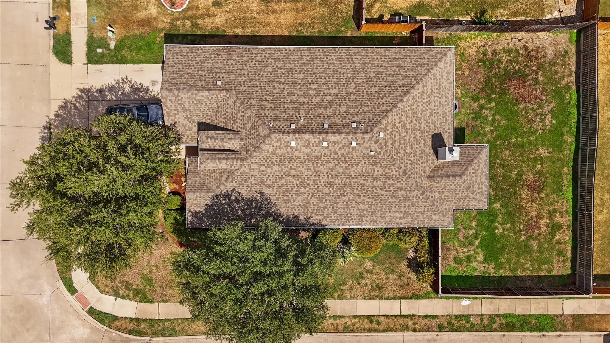 Single Family Residence For Sale in Tarrant County , 3271 Yeltes, Grand Prairie, Texas 75054, 4 Bedroom, 2 Bathroom, 2 Garage spaces, 2,070 Sqft, built in 2005, mls#21384702, Real Estate Agent in Grand Prairie, Homes For Sale in Tarrant county, Homes For Sale in Grand Prairie, Realtor in Grand Prairie Texas, Real Estate Brokerage Independent Realty Texas, Luminita Cordes Realtor