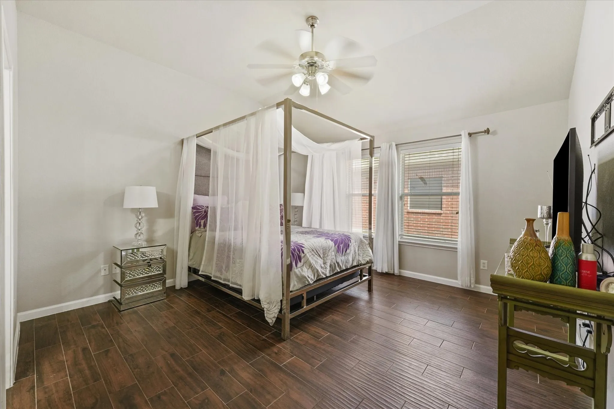 Single Family Residence For Sale in Tarrant County , 3271 Yeltes, Grand Prairie, Texas 75054, 4 Bedroom, 2 Bathroom, 2 Garage spaces, 2,070 Sqft, built in 2005, mls#21384702, Real Estate Agent in Grand Prairie, Homes For Sale in Tarrant county, Homes For Sale in Grand Prairie, Realtor in Grand Prairie Texas, Real Estate Brokerage Independent Realty Texas, Luminita Cordes Realtor