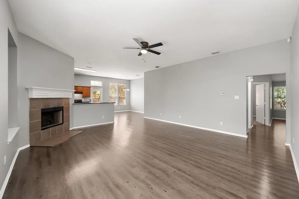 Single Family Residence For Rent in Tarrant County , 508 Ammonite Court, Arlington, Texas 76002, 4 Bedroom, 2 Bathroom, 2 Garage spaces, 1,960 Sqft, built in 2005, mls#21384688, Real Estate Agent in Arlington, Homes For Rent in Tarrant county, Homes For Rent in Arlington, Realtor in Arlington Texas, Real Estate Brokerage Independent Realty Texas, Luminita Cordes Realtor