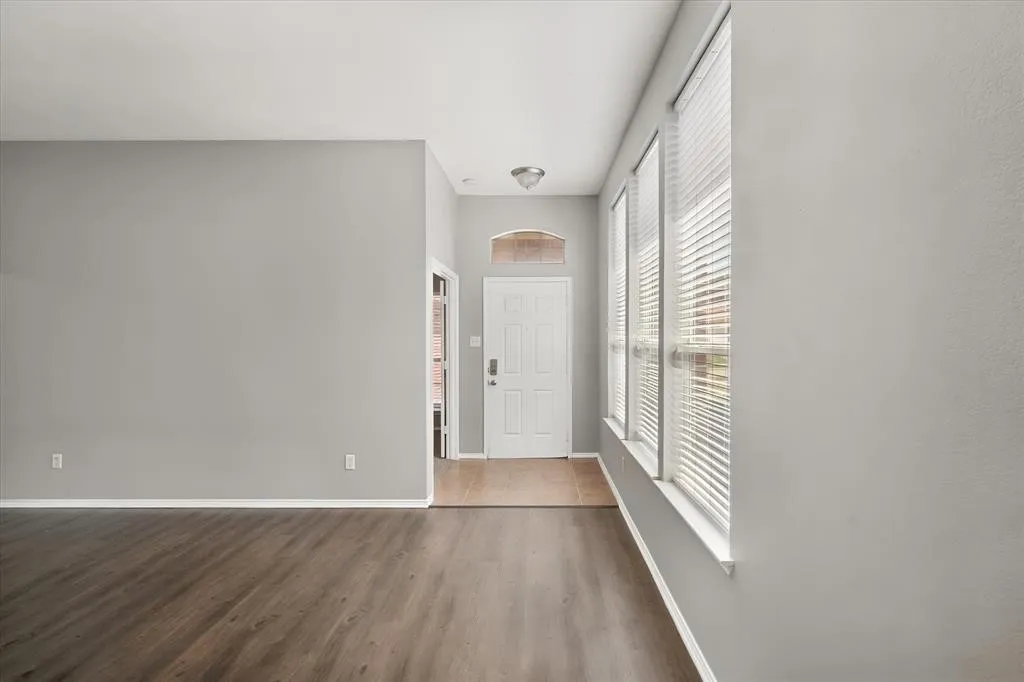 Single Family Residence For Rent in Tarrant County , 508 Ammonite Court, Arlington, Texas 76002, 4 Bedroom, 2 Bathroom, 2 Garage spaces, 1,960 Sqft, built in 2005, mls#21384688, Real Estate Agent in Arlington, Homes For Rent in Tarrant county, Homes For Rent in Arlington, Realtor in Arlington Texas, Real Estate Brokerage Independent Realty Texas, Luminita Cordes Realtor