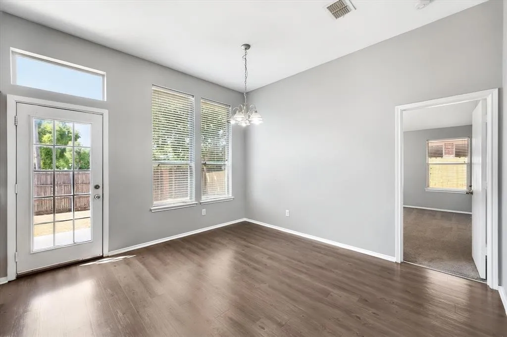 Single Family Residence For Rent in Tarrant County , 508 Ammonite Court, Arlington, Texas 76002, 4 Bedroom, 2 Bathroom, 2 Garage spaces, 1,960 Sqft, built in 2005, mls#21384688, Real Estate Agent in Arlington, Homes For Rent in Tarrant county, Homes For Rent in Arlington, Realtor in Arlington Texas, Real Estate Brokerage Independent Realty Texas, Luminita Cordes Realtor