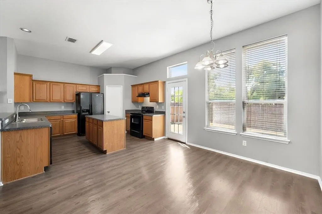 Single Family Residence For Rent in Tarrant County , 508 Ammonite Court, Arlington, Texas 76002, 4 Bedroom, 2 Bathroom, 2 Garage spaces, 1,960 Sqft, built in 2005, mls#21384688, Real Estate Agent in Arlington, Homes For Rent in Tarrant county, Homes For Rent in Arlington, Realtor in Arlington Texas, Real Estate Brokerage Independent Realty Texas, Luminita Cordes Realtor