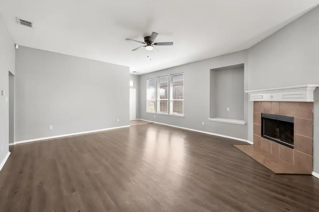 Single Family Residence For Rent in Tarrant County , 508 Ammonite Court, Arlington, Texas 76002, 4 Bedroom, 2 Bathroom, 2 Garage spaces, 1,960 Sqft, built in 2005, mls#21384688, Real Estate Agent in Arlington, Homes For Rent in Tarrant county, Homes For Rent in Arlington, Realtor in Arlington Texas, Real Estate Brokerage Independent Realty Texas, Luminita Cordes Realtor