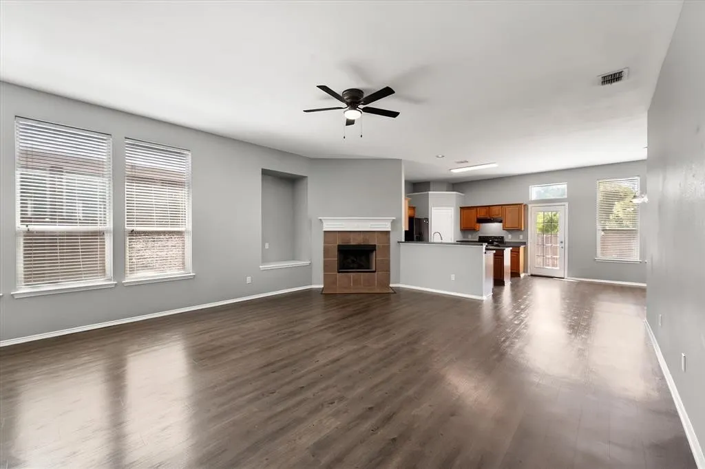 Single Family Residence For Rent in Tarrant County , 508 Ammonite Court, Arlington, Texas 76002, 4 Bedroom, 2 Bathroom, 2 Garage spaces, 1,960 Sqft, built in 2005, mls#21384688, Real Estate Agent in Arlington, Homes For Rent in Tarrant county, Homes For Rent in Arlington, Realtor in Arlington Texas, Real Estate Brokerage Independent Realty Texas, Luminita Cordes Realtor