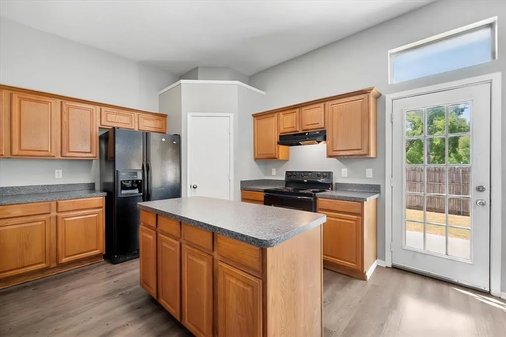 Single Family Residence For Rent in Tarrant County , 508 Ammonite Court, Arlington, Texas 76002, 4 Bedroom, 2 Bathroom, 2 Garage spaces, 1,960 Sqft, built in 2005, mls#21384688, Real Estate Agent in Arlington, Homes For Rent in Tarrant county, Homes For Rent in Arlington, Realtor in Arlington Texas, Real Estate Brokerage Independent Realty Texas, Luminita Cordes Realtor