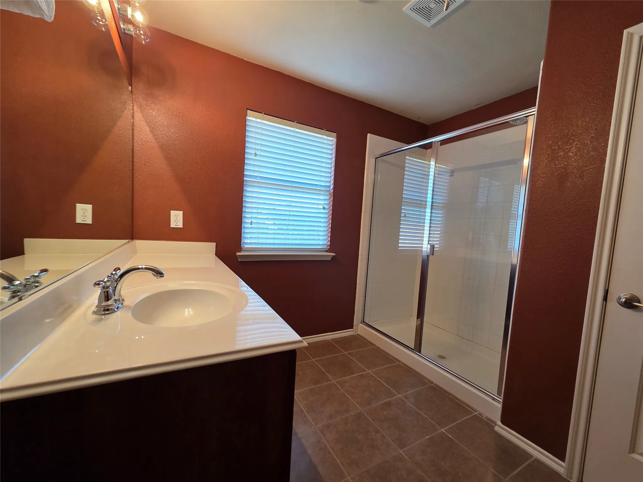 Single Family Residence For Rent in Kaufman County , 2007 Samantha Lane, Heartland, Texas 75126, 3 Bedroom, 2 Bathroom, 3 Garage spaces, 1,614 Sqft, built in 2010, mls#21384618, Real Estate Agent in Heartland, Homes For Rent in Kaufman county, Homes For Rent in Heartland, Realtor in Heartland Texas, Real Estate Brokerage Independent Realty Texas, Luminita Cordes Realtor
