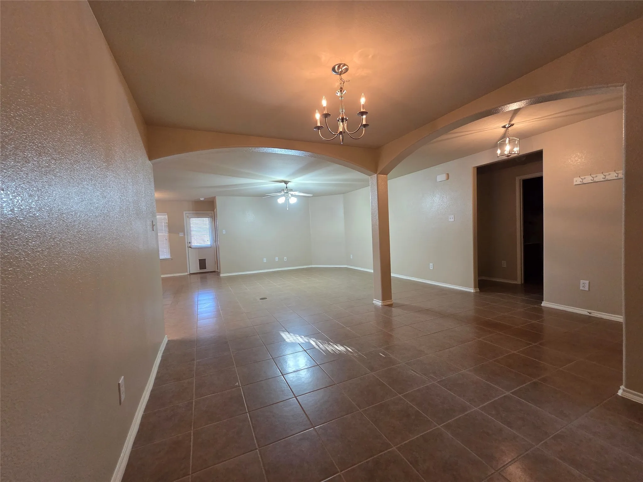 Single Family Residence For Rent in Kaufman County , 2007 Samantha Lane, Heartland, Texas 75126, 3 Bedroom, 2 Bathroom, 3 Garage spaces, 1,614 Sqft, built in 2010, mls#21384618, Real Estate Agent in Heartland, Homes For Rent in Kaufman county, Homes For Rent in Heartland, Realtor in Heartland Texas, Real Estate Brokerage Independent Realty Texas, Luminita Cordes Realtor