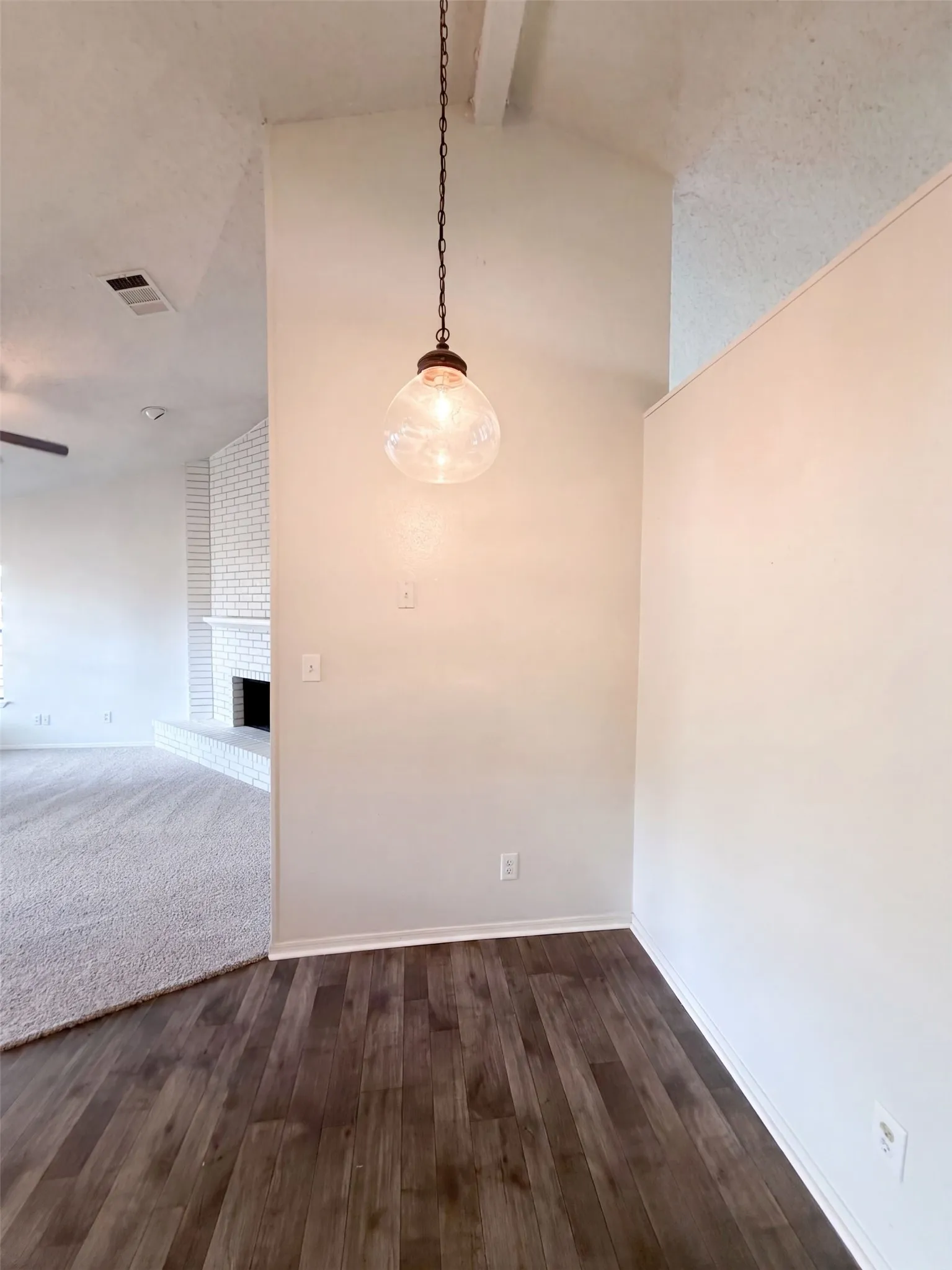 Single Family Residence For Sale in Denton County , 4636 Archer Drive, The Colony, Texas 75056, 3 Bedroom, 2 Bathroom, 2 Garage spaces, 1,900 Sqft, built in 1985, mls#21384704, Real Estate Agent in The Colony, Homes For Sale in Denton county, Homes For Sale in The Colony, Realtor in The Colony Texas, Real Estate Brokerage Independent Realty Texas, Luminita Cordes Realtor