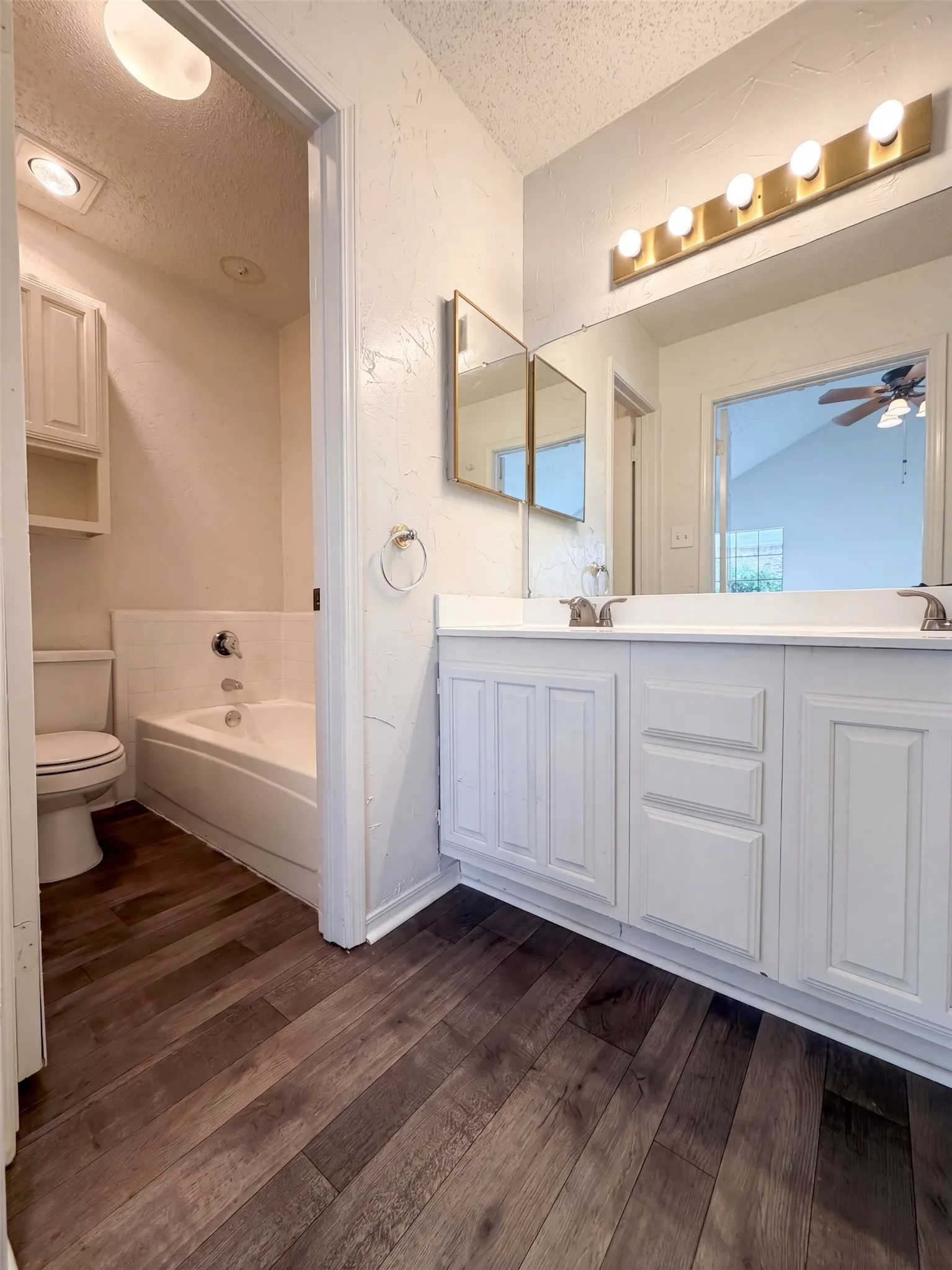 Single Family Residence For Sale in Denton County , 4636 Archer Drive, The Colony, Texas 75056, 3 Bedroom, 2 Bathroom, 2 Garage spaces, 1,900 Sqft, built in 1985, mls#21384704, Real Estate Agent in The Colony, Homes For Sale in Denton county, Homes For Sale in The Colony, Realtor in The Colony Texas, Real Estate Brokerage Independent Realty Texas, Luminita Cordes Realtor