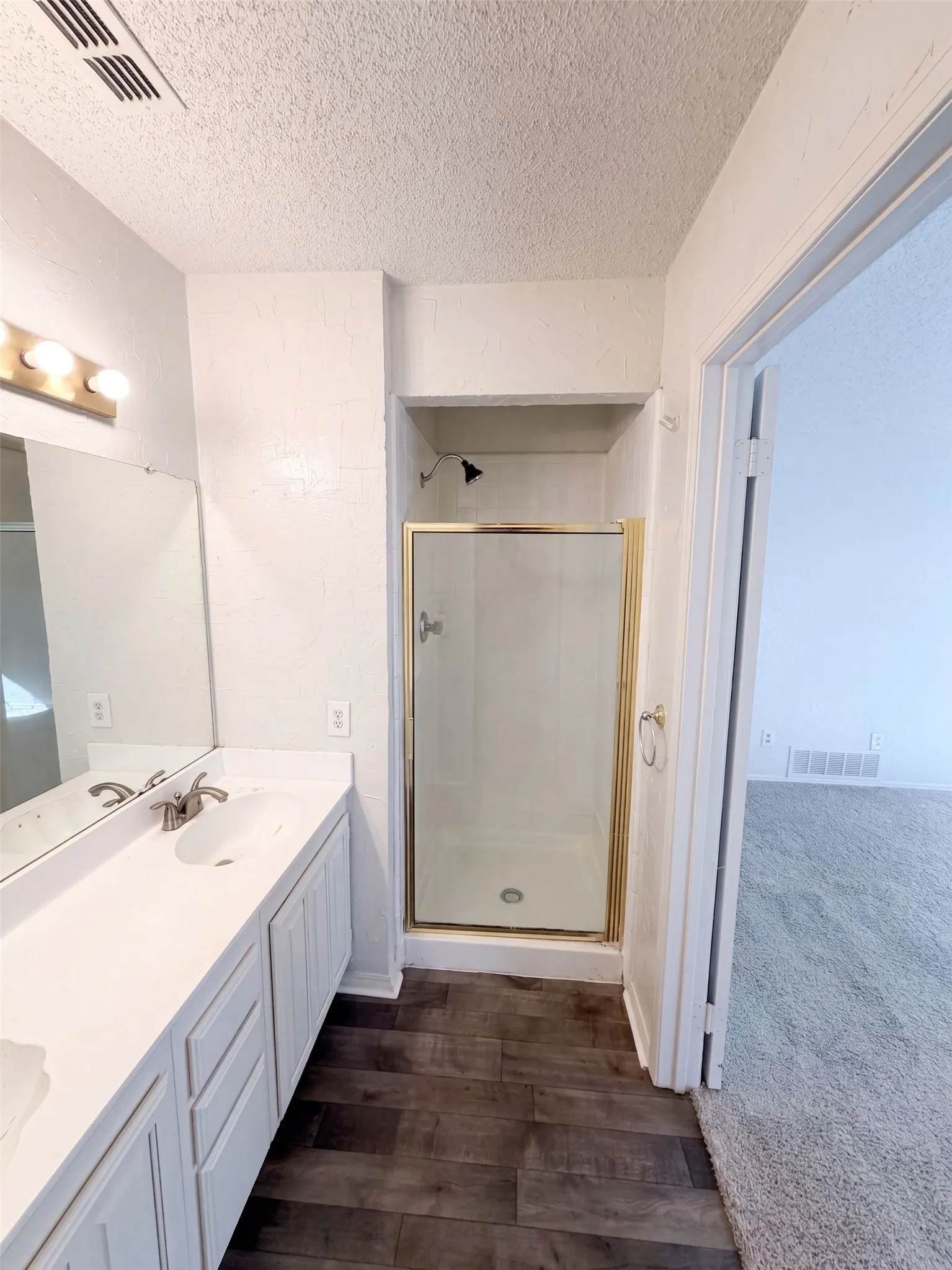 Single Family Residence For Sale in Denton County , 4636 Archer Drive, The Colony, Texas 75056, 3 Bedroom, 2 Bathroom, 2 Garage spaces, 1,900 Sqft, built in 1985, mls#21384704, Real Estate Agent in The Colony, Homes For Sale in Denton county, Homes For Sale in The Colony, Realtor in The Colony Texas, Real Estate Brokerage Independent Realty Texas, Luminita Cordes Realtor