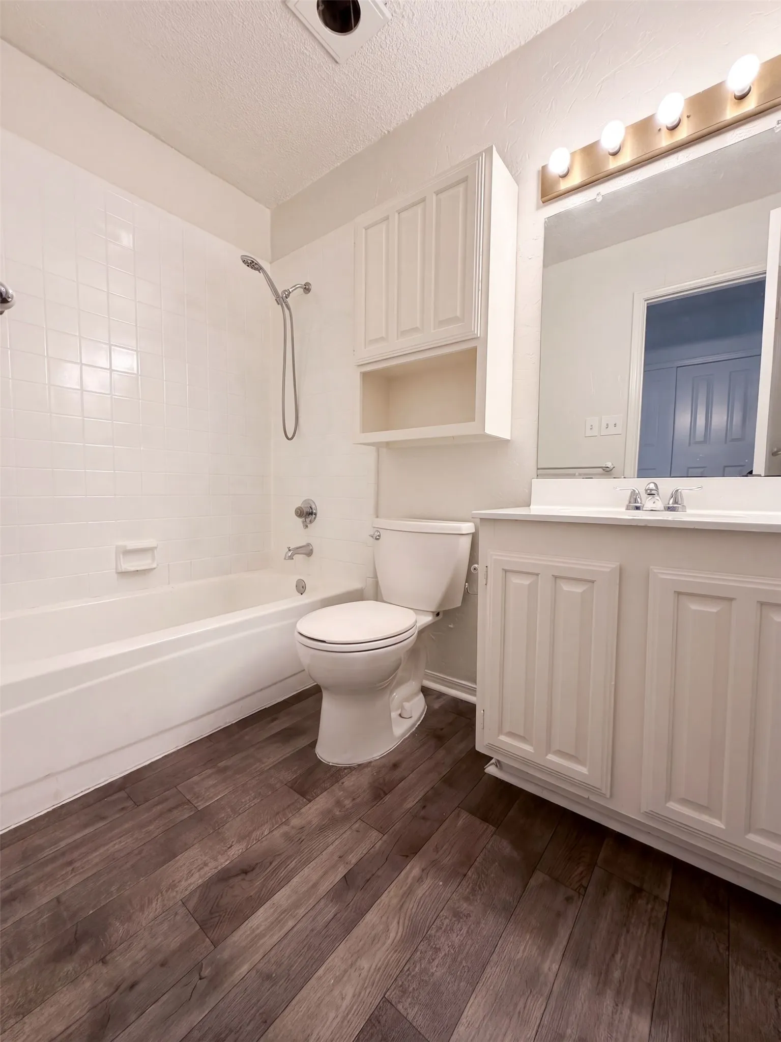 Single Family Residence For Sale in Denton County , 4636 Archer Drive, The Colony, Texas 75056, 3 Bedroom, 2 Bathroom, 2 Garage spaces, 1,900 Sqft, built in 1985, mls#21384704, Real Estate Agent in The Colony, Homes For Sale in Denton county, Homes For Sale in The Colony, Realtor in The Colony Texas, Real Estate Brokerage Independent Realty Texas, Luminita Cordes Realtor