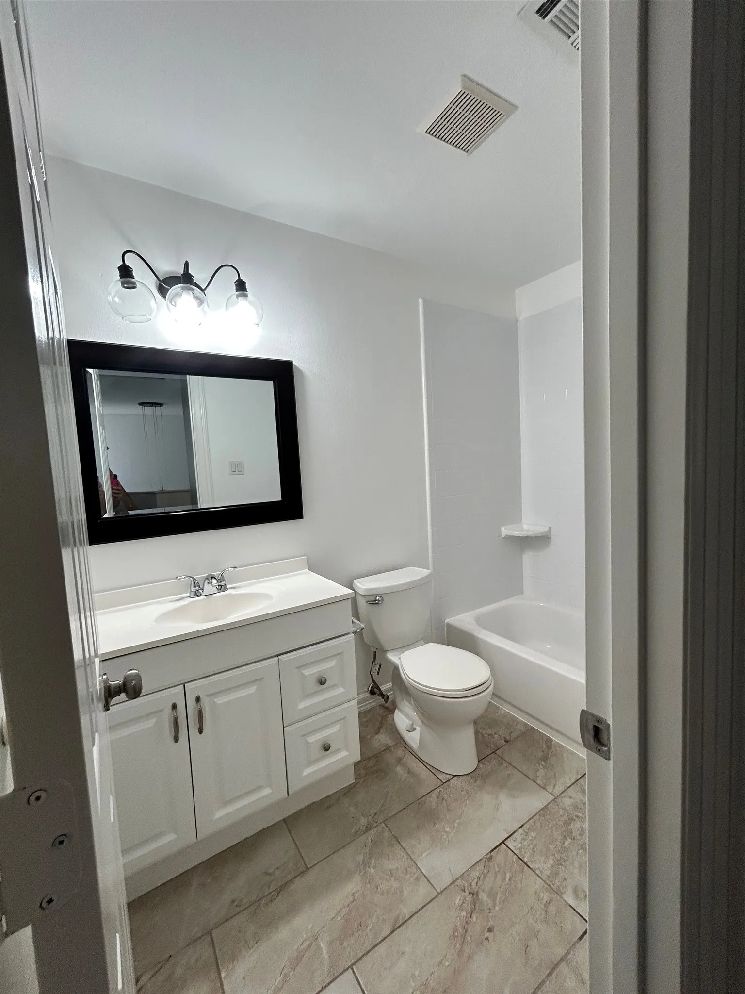 Single Family Residence For Rent in Rockwall County , 4200 Pompei Court, Rockwall, Texas 75087, 3 Bedroom, 3 Bathroom, 4 Garage spaces, 1,542 Sqft, built in 1993, mls#21383666, Real Estate Agent in Rockwall, Homes For Rent in Rockwall county, Homes For Rent in Rockwall, Realtor in Rockwall Texas, Real Estate Brokerage Independent Realty Texas, Luminita Cordes Realtor