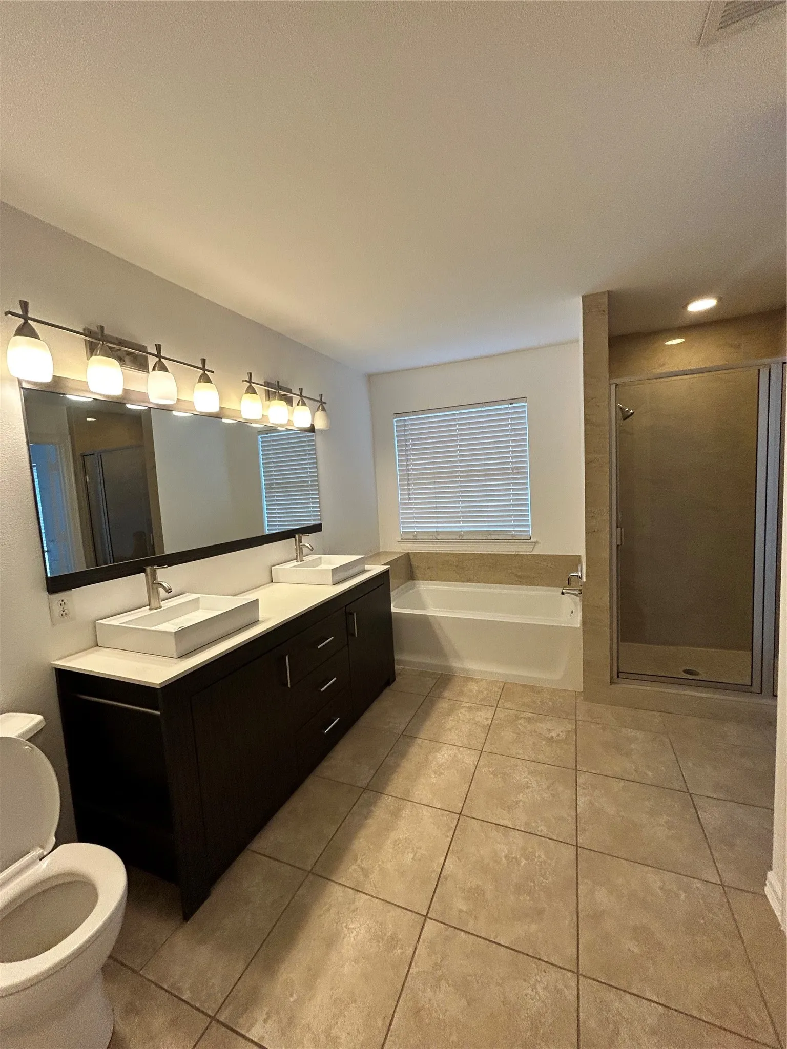Single Family Residence For Rent in Rockwall County , 4200 Pompei Court, Rockwall, Texas 75087, 3 Bedroom, 3 Bathroom, 4 Garage spaces, 1,542 Sqft, built in 1993, mls#21383666, Real Estate Agent in Rockwall, Homes For Rent in Rockwall county, Homes For Rent in Rockwall, Realtor in Rockwall Texas, Real Estate Brokerage Independent Realty Texas, Luminita Cordes Realtor