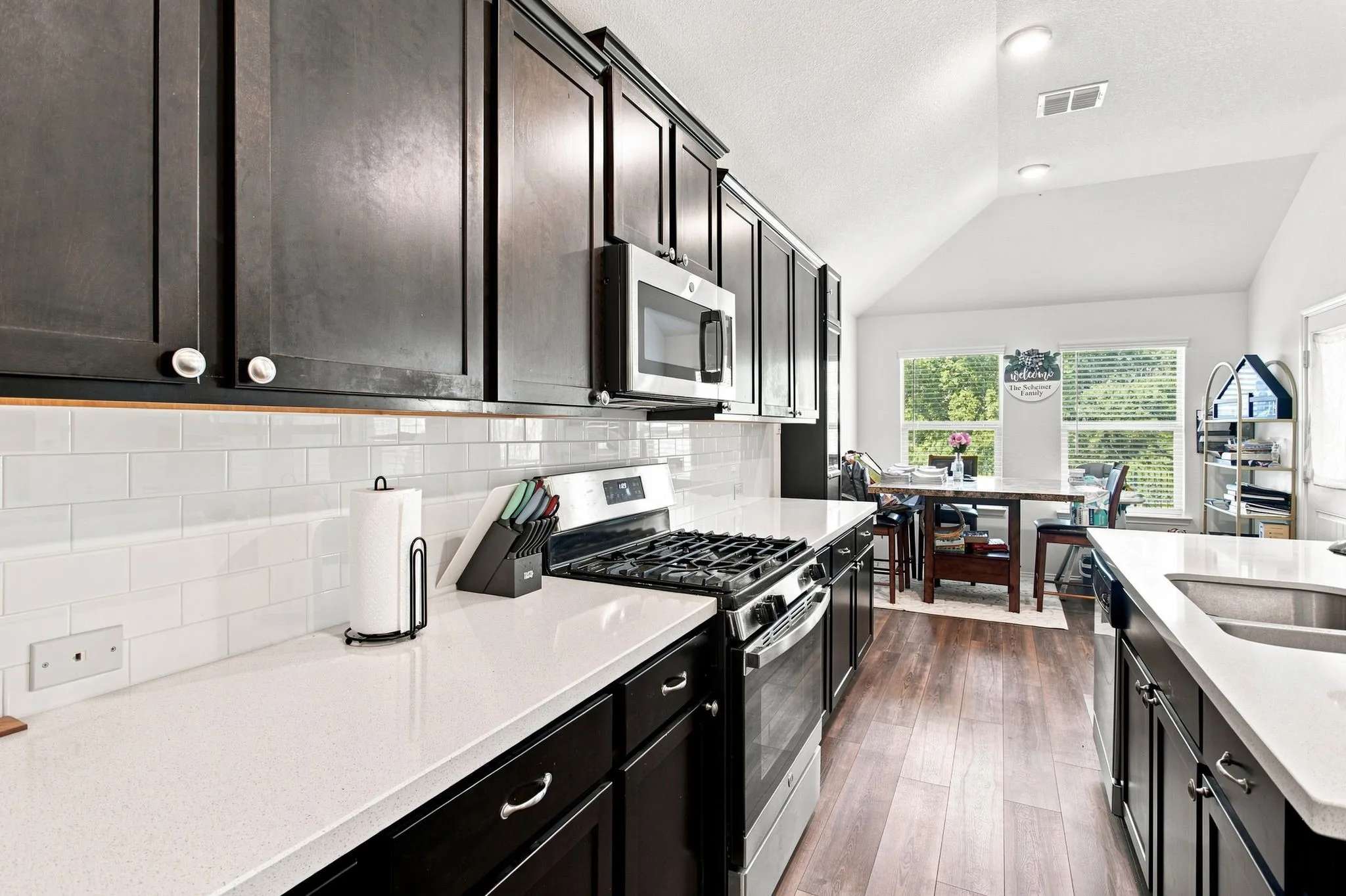Single Family Residence For Sale in Denton County , 1810 Alamandine Avenue, Cross Roads, Texas 76227, 3 Bedroom, 2 Bathroom, 2 Garage spaces, 1,536 Sqft, built in 2019, mls#21384046, Real Estate Agent in Cross Roads, Homes For Sale in Denton county, Homes For Sale in Cross Roads, Realtor in Cross Roads Texas, Real Estate Brokerage Independent Realty Texas, Luminita Cordes Realtor