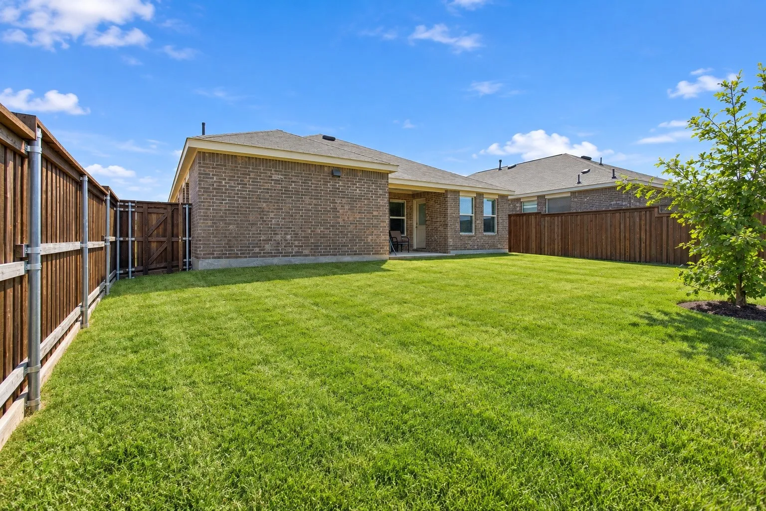 Single Family Residence For Sale in Denton County , 1810 Alamandine Avenue, Cross Roads, Texas 76227, 3 Bedroom, 2 Bathroom, 2 Garage spaces, 1,536 Sqft, built in 2019, mls#21384046, Real Estate Agent in Cross Roads, Homes For Sale in Denton county, Homes For Sale in Cross Roads, Realtor in Cross Roads Texas, Real Estate Brokerage Independent Realty Texas, Luminita Cordes Realtor