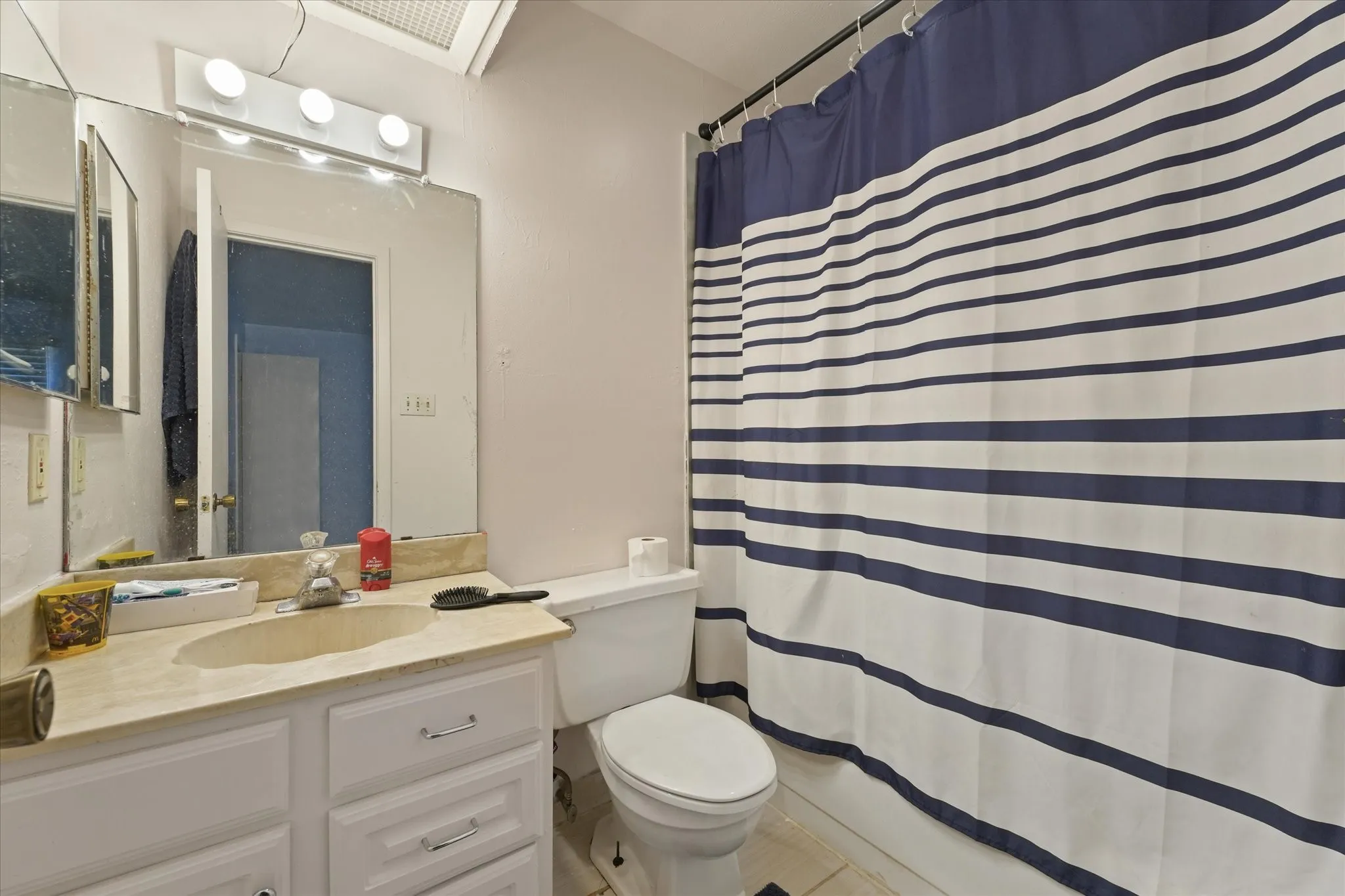 Single Family Residence For Sale in Dallas County , 1117 Southridge Drive, Lancaster, Texas 75146, 3 Bedroom, 2 Bathroom, 2 Garage spaces, 1,608 Sqft, built in 1980, mls#21384525, Real Estate Agent in Lancaster, Homes For Sale in Dallas county, Homes For Sale in Lancaster, Realtor in Lancaster Texas, Real Estate Brokerage Independent Realty Texas, Luminita Cordes Realtor