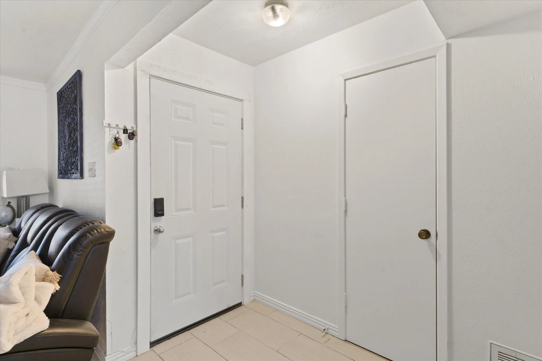 Single Family Residence For Sale in Dallas County , 1117 Southridge Drive, Lancaster, Texas 75146, 3 Bedroom, 2 Bathroom, 2 Garage spaces, 1,608 Sqft, built in 1980, mls#21384525, Real Estate Agent in Lancaster, Homes For Sale in Dallas county, Homes For Sale in Lancaster, Realtor in Lancaster Texas, Real Estate Brokerage Independent Realty Texas, Luminita Cordes Realtor