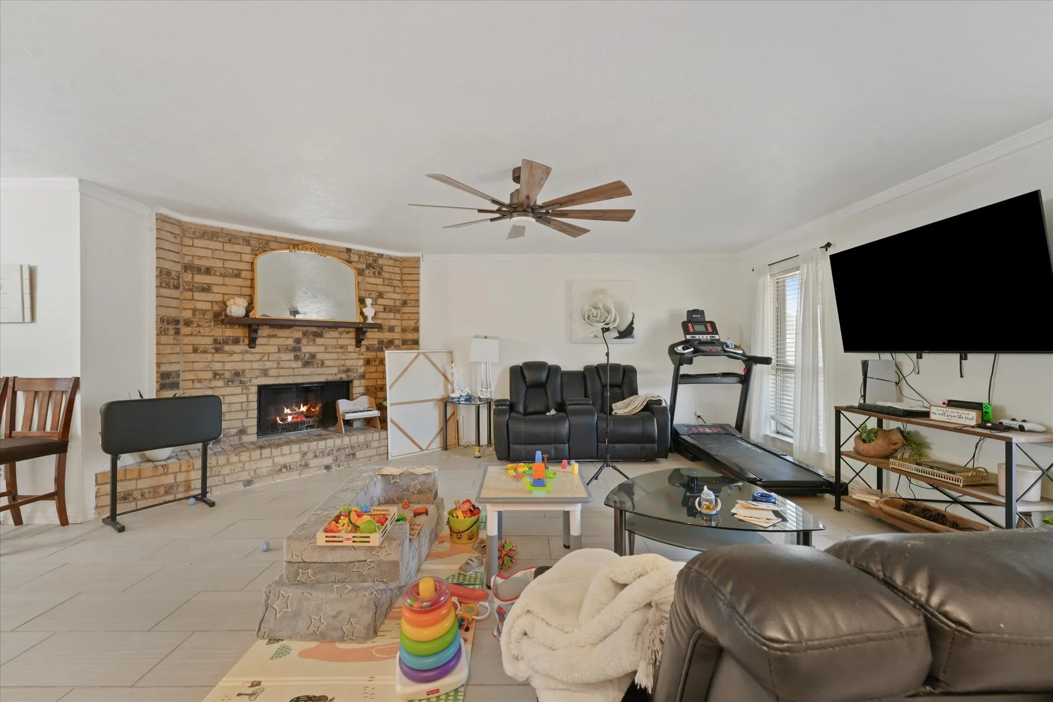 Single Family Residence For Sale in Dallas County , 1117 Southridge Drive, Lancaster, Texas 75146, 3 Bedroom, 2 Bathroom, 2 Garage spaces, 1,608 Sqft, built in 1980, mls#21384525, Real Estate Agent in Lancaster, Homes For Sale in Dallas county, Homes For Sale in Lancaster, Realtor in Lancaster Texas, Real Estate Brokerage Independent Realty Texas, Luminita Cordes Realtor