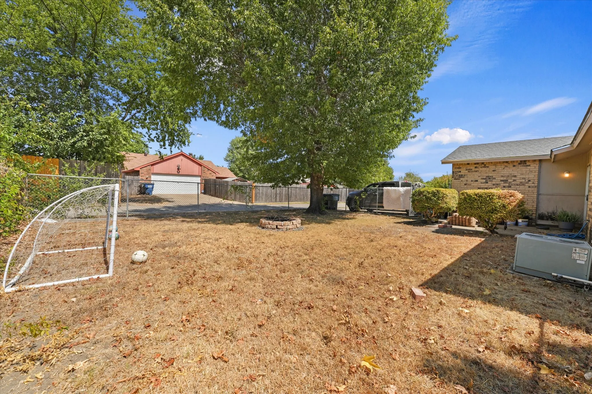 Single Family Residence For Sale in Dallas County , 1117 Southridge Drive, Lancaster, Texas 75146, 3 Bedroom, 2 Bathroom, 2 Garage spaces, 1,608 Sqft, built in 1980, mls#21384525, Real Estate Agent in Lancaster, Homes For Sale in Dallas county, Homes For Sale in Lancaster, Realtor in Lancaster Texas, Real Estate Brokerage Independent Realty Texas, Luminita Cordes Realtor