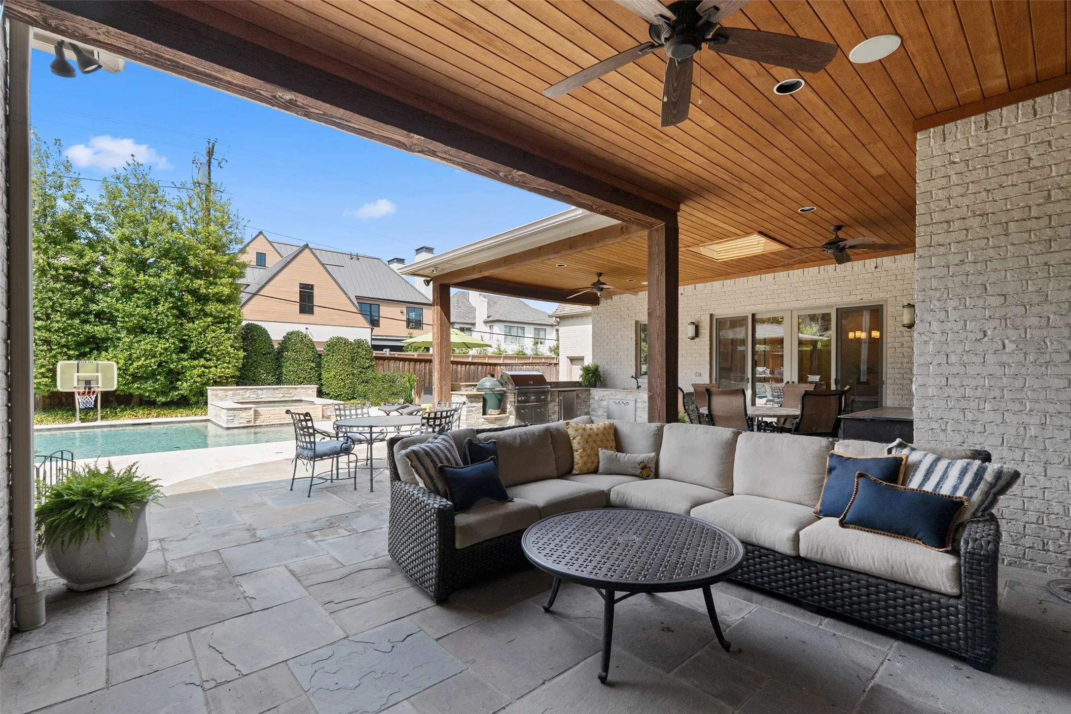 Single Family Residence For Sale in Dallas County , 3516 Wentwood Drive, University Park, Texas 75225, 6 Bedroom, 9 Bathroom, 4 Garage spaces, 8,644 Sqft, built in 2002, mls#21384218, Real Estate Agent in University Park, Homes For Sale in Dallas county, Homes For Sale in University Park, Realtor in University Park Texas, Real Estate Brokerage Independent Realty Texas, Luminita Cordes Realtor