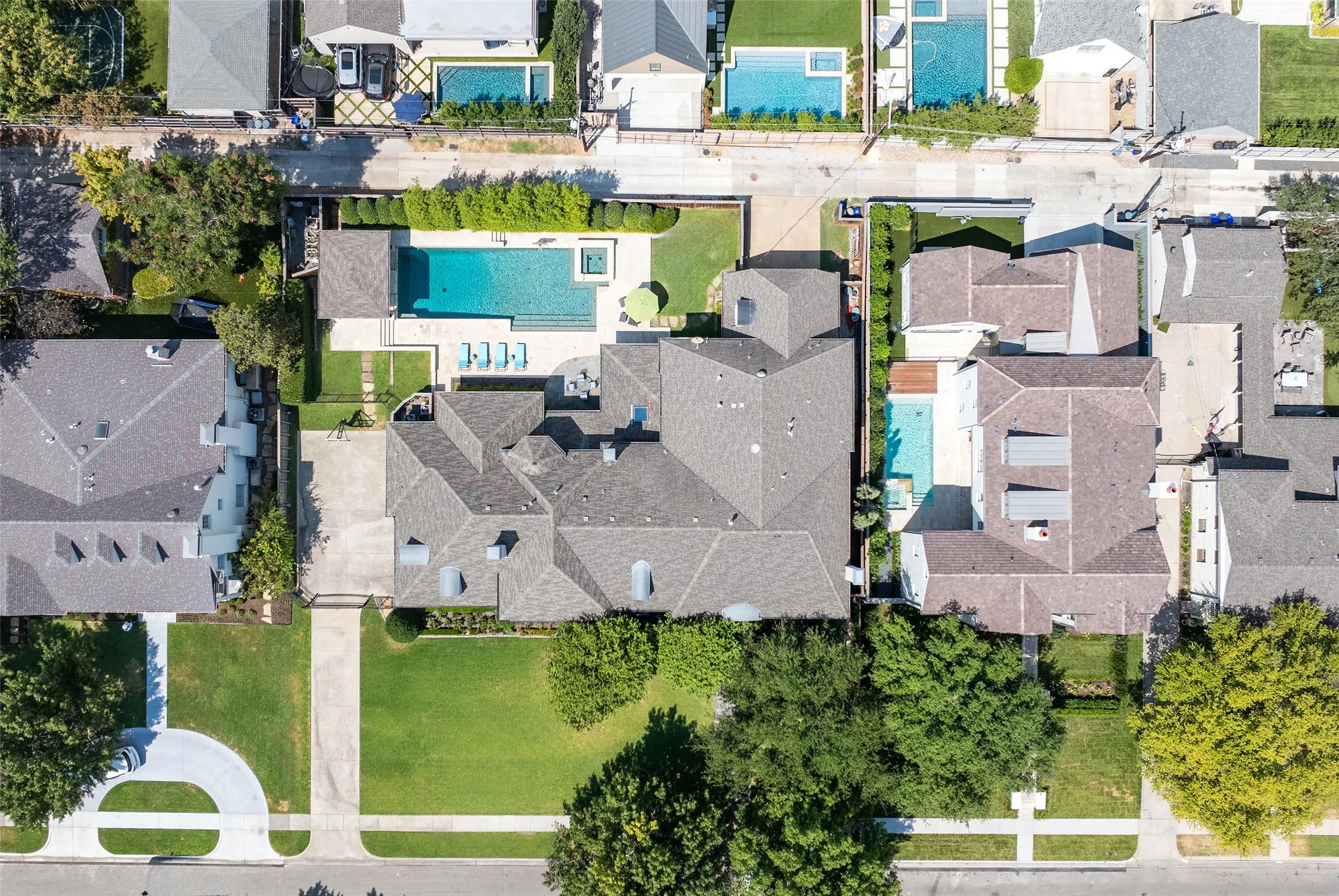 Single Family Residence For Sale in Dallas County , 3516 Wentwood Drive, University Park, Texas 75225, 6 Bedroom, 9 Bathroom, 4 Garage spaces, 8,644 Sqft, built in 2002, mls#21384218, Real Estate Agent in University Park, Homes For Sale in Dallas county, Homes For Sale in University Park, Realtor in University Park Texas, Real Estate Brokerage Independent Realty Texas, Luminita Cordes Realtor