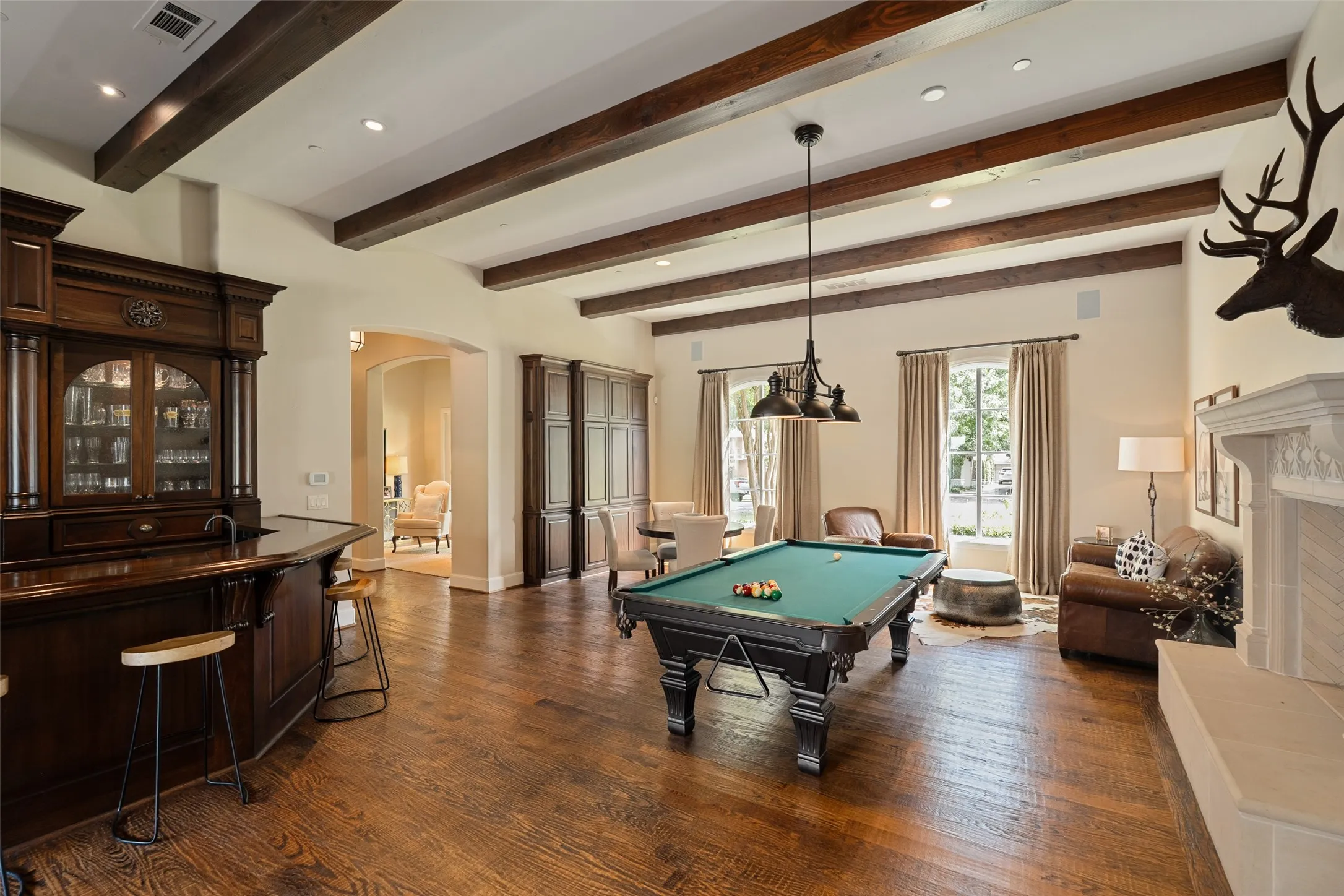 Single Family Residence For Sale in Dallas County , 3516 Wentwood Drive, University Park, Texas 75225, 6 Bedroom, 9 Bathroom, 4 Garage spaces, 8,644 Sqft, built in 2002, mls#21384218, Real Estate Agent in University Park, Homes For Sale in Dallas county, Homes For Sale in University Park, Realtor in University Park Texas, Real Estate Brokerage Independent Realty Texas, Luminita Cordes Realtor
