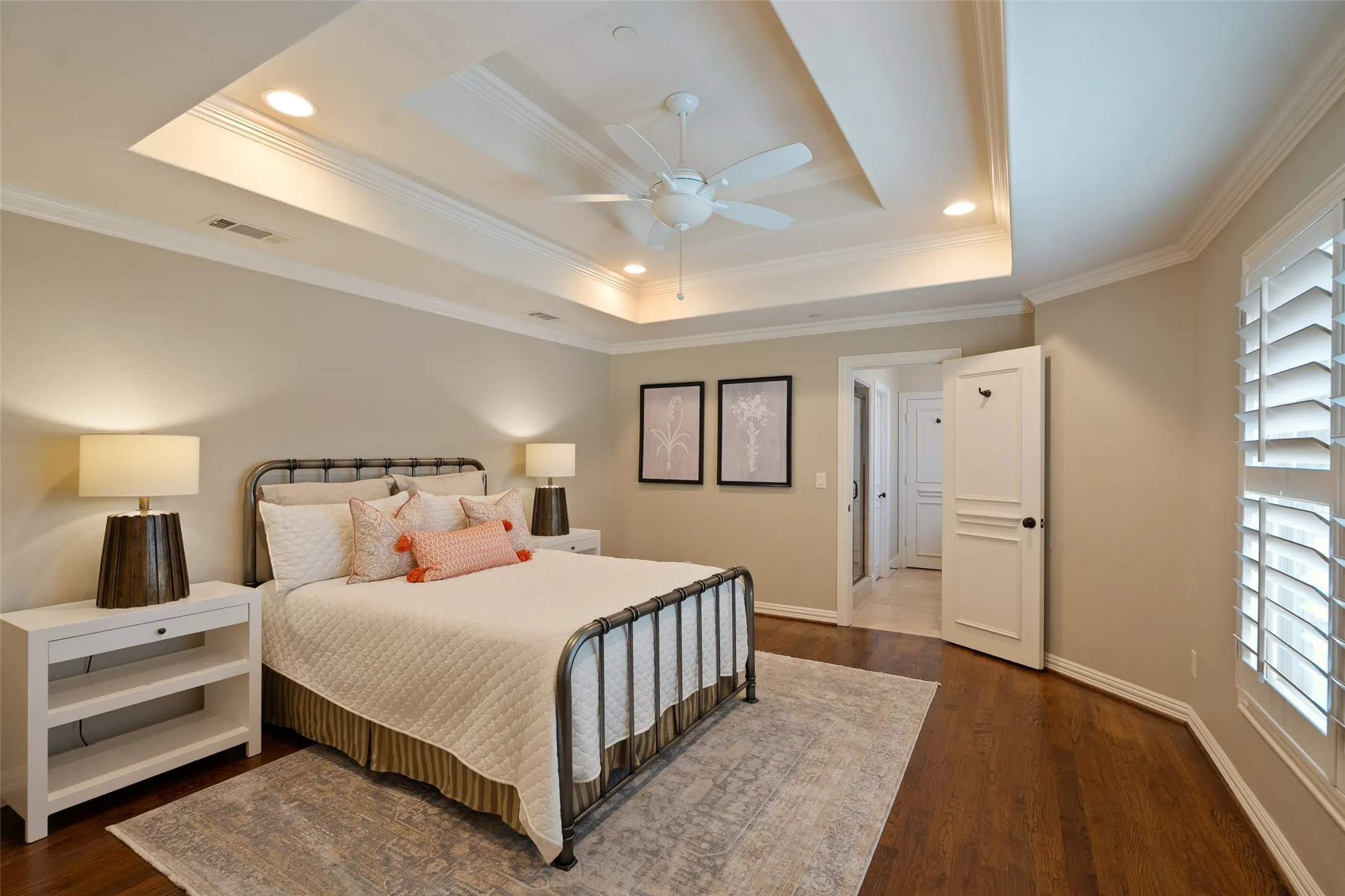 Single Family Residence For Sale in Dallas County , 3516 Wentwood Drive, University Park, Texas 75225, 6 Bedroom, 9 Bathroom, 4 Garage spaces, 8,644 Sqft, built in 2002, mls#21384218, Real Estate Agent in University Park, Homes For Sale in Dallas county, Homes For Sale in University Park, Realtor in University Park Texas, Real Estate Brokerage Independent Realty Texas, Luminita Cordes Realtor