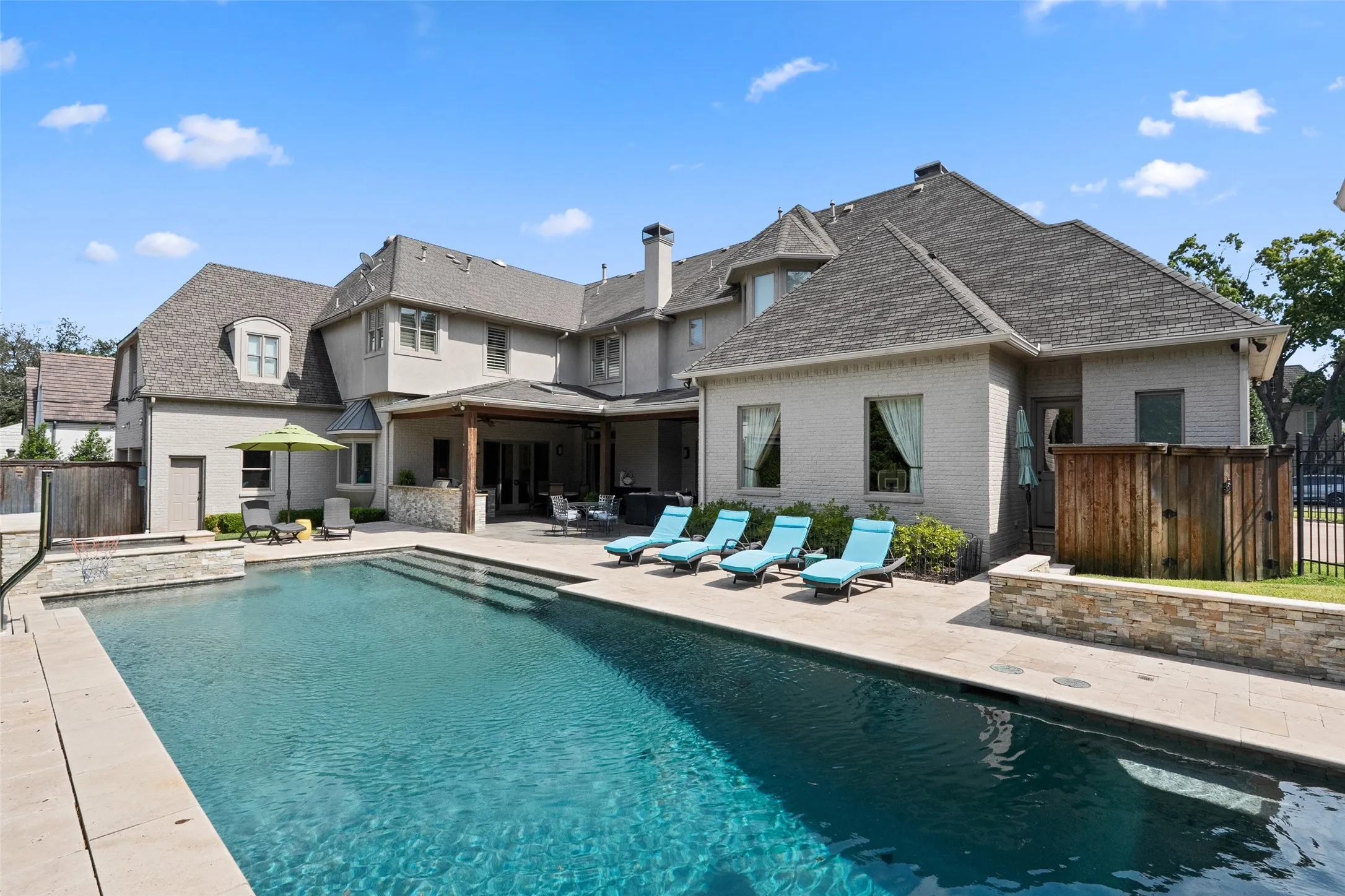 Single Family Residence For Sale in Dallas County , 3516 Wentwood Drive, University Park, Texas 75225, 6 Bedroom, 9 Bathroom, 4 Garage spaces, 8,644 Sqft, built in 2002, mls#21384218, Real Estate Agent in University Park, Homes For Sale in Dallas county, Homes For Sale in University Park, Realtor in University Park Texas, Real Estate Brokerage Independent Realty Texas, Luminita Cordes Realtor