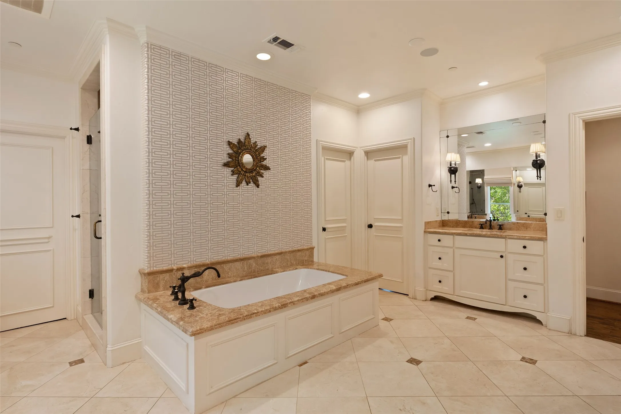 Single Family Residence For Sale in Dallas County , 3516 Wentwood Drive, University Park, Texas 75225, 6 Bedroom, 9 Bathroom, 4 Garage spaces, 8,644 Sqft, built in 2002, mls#21384218, Real Estate Agent in University Park, Homes For Sale in Dallas county, Homes For Sale in University Park, Realtor in University Park Texas, Real Estate Brokerage Independent Realty Texas, Luminita Cordes Realtor