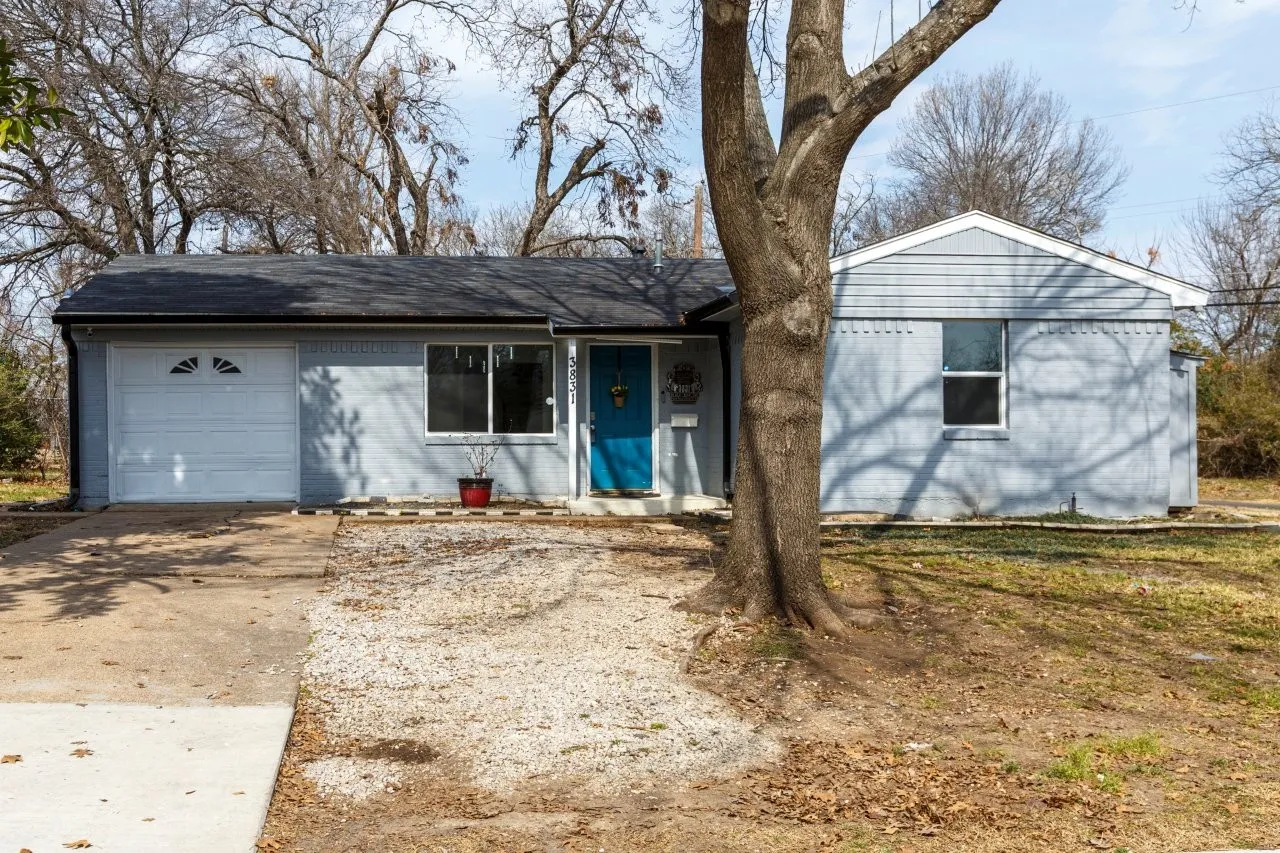 Single Family Residence For Sale in Dallas County , 3831 Black Oak Drive, Dallas, Texas 75241, 3 Bedroom, 2 Bathroom, 1 Garage spaces, 1,455 Sqft, built in 1959, mls#21384715, Real Estate Agent in Dallas, Homes For Sale in Dallas county, Homes For Sale in Dallas, Realtor in Dallas Texas, Real Estate Brokerage Independent Realty Texas, Luminita Cordes Realtor