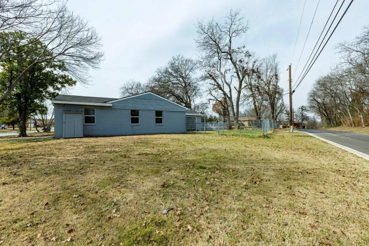 Single Family Residence For Sale in Dallas County , 3831 Black Oak Drive, Dallas, Texas 75241, 3 Bedroom, 2 Bathroom, 1 Garage spaces, 1,455 Sqft, built in 1959, mls#21384715, Real Estate Agent in Dallas, Homes For Sale in Dallas county, Homes For Sale in Dallas, Realtor in Dallas Texas, Real Estate Brokerage Independent Realty Texas, Luminita Cordes Realtor