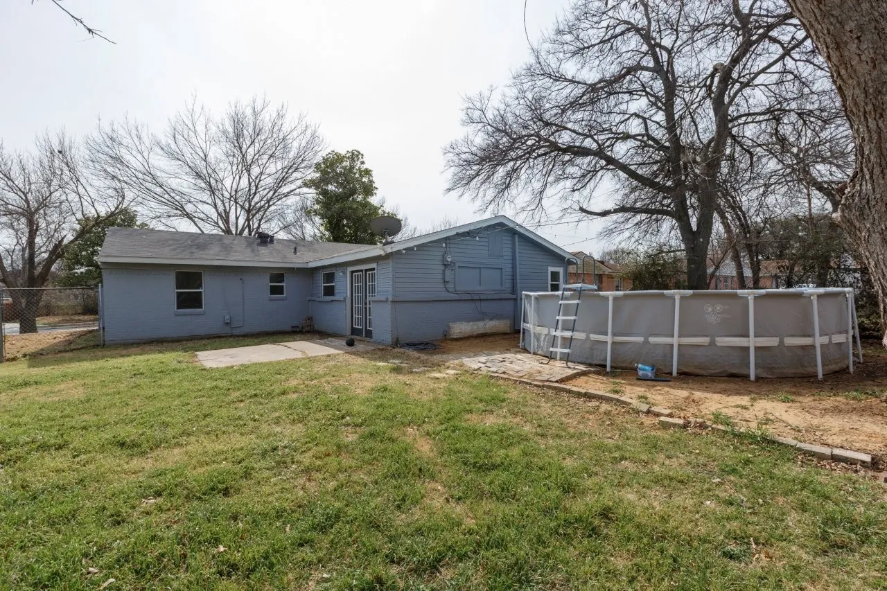 Single Family Residence For Sale in Dallas County , 3831 Black Oak Drive, Dallas, Texas 75241, 3 Bedroom, 2 Bathroom, 1 Garage spaces, 1,455 Sqft, built in 1959, mls#21384715, Real Estate Agent in Dallas, Homes For Sale in Dallas county, Homes For Sale in Dallas, Realtor in Dallas Texas, Real Estate Brokerage Independent Realty Texas, Luminita Cordes Realtor