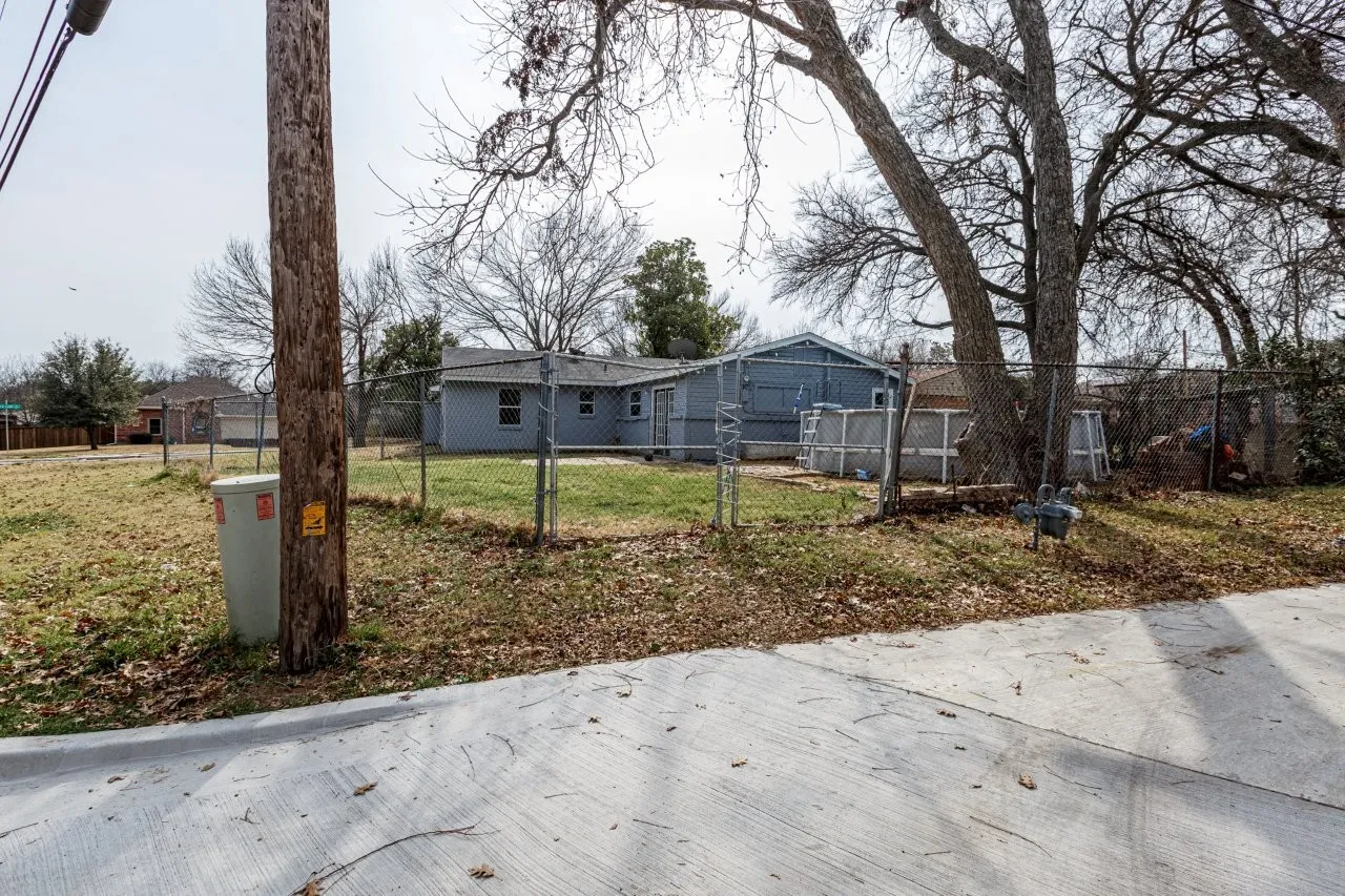Single Family Residence For Sale in Dallas County , 3831 Black Oak Drive, Dallas, Texas 75241, 3 Bedroom, 2 Bathroom, 1 Garage spaces, 1,455 Sqft, built in 1959, mls#21384715, Real Estate Agent in Dallas, Homes For Sale in Dallas county, Homes For Sale in Dallas, Realtor in Dallas Texas, Real Estate Brokerage Independent Realty Texas, Luminita Cordes Realtor