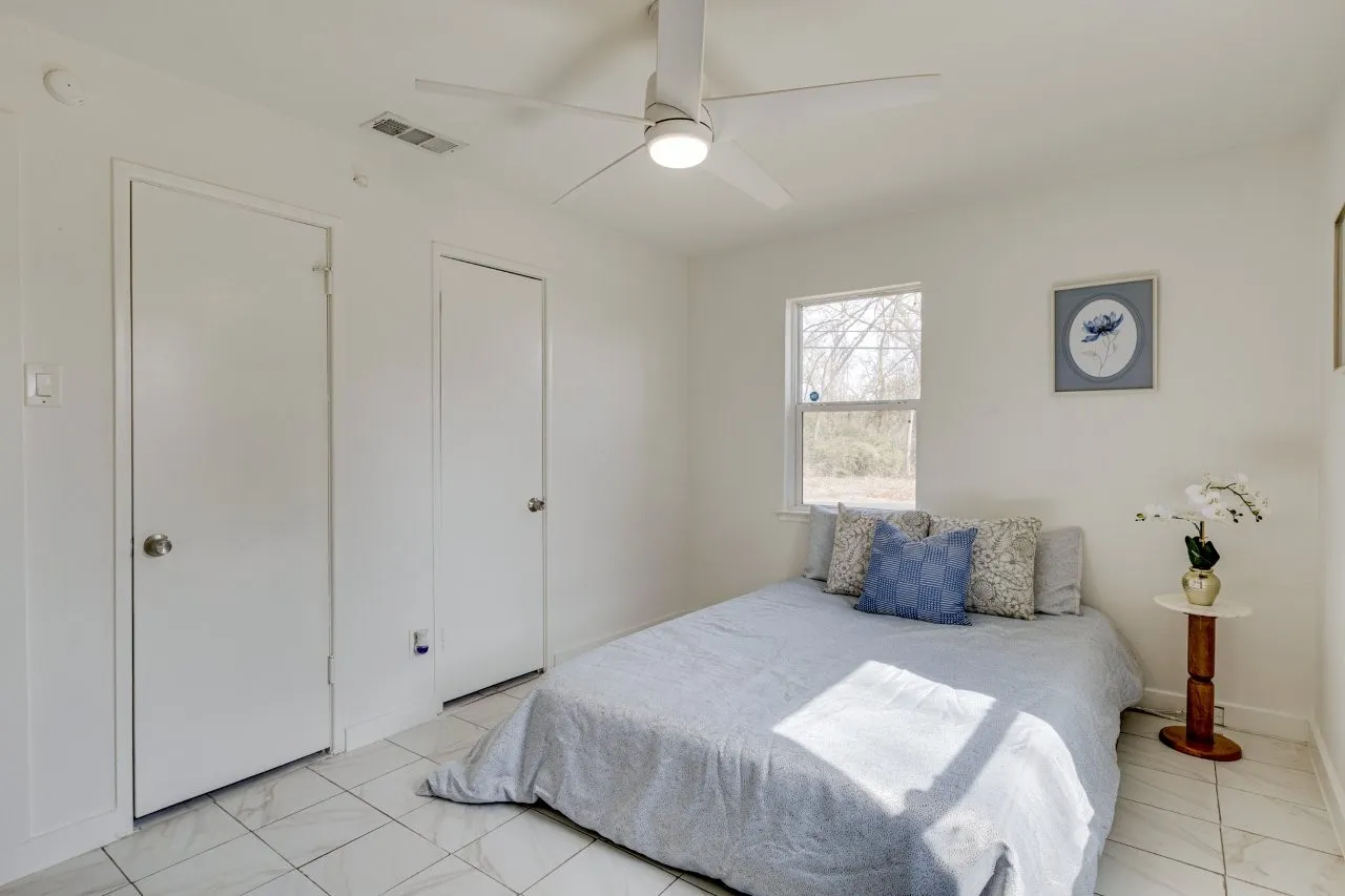 Single Family Residence For Sale in Dallas County , 3831 Black Oak Drive, Dallas, Texas 75241, 3 Bedroom, 2 Bathroom, 1 Garage spaces, 1,455 Sqft, built in 1959, mls#21384715, Real Estate Agent in Dallas, Homes For Sale in Dallas county, Homes For Sale in Dallas, Realtor in Dallas Texas, Real Estate Brokerage Independent Realty Texas, Luminita Cordes Realtor
